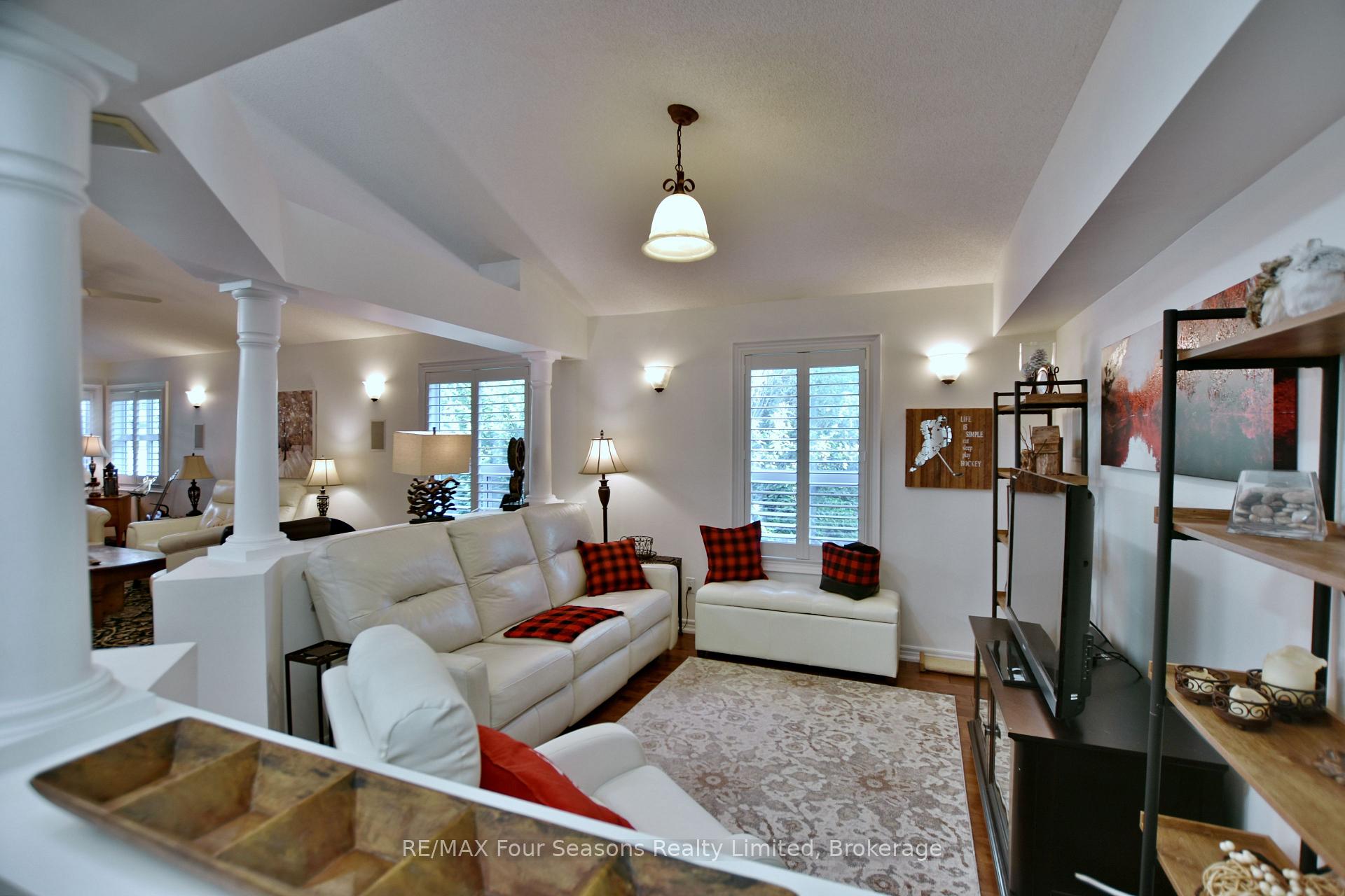 Photo 11 of 32 Nettleton Court, Collingwood — HOMEH