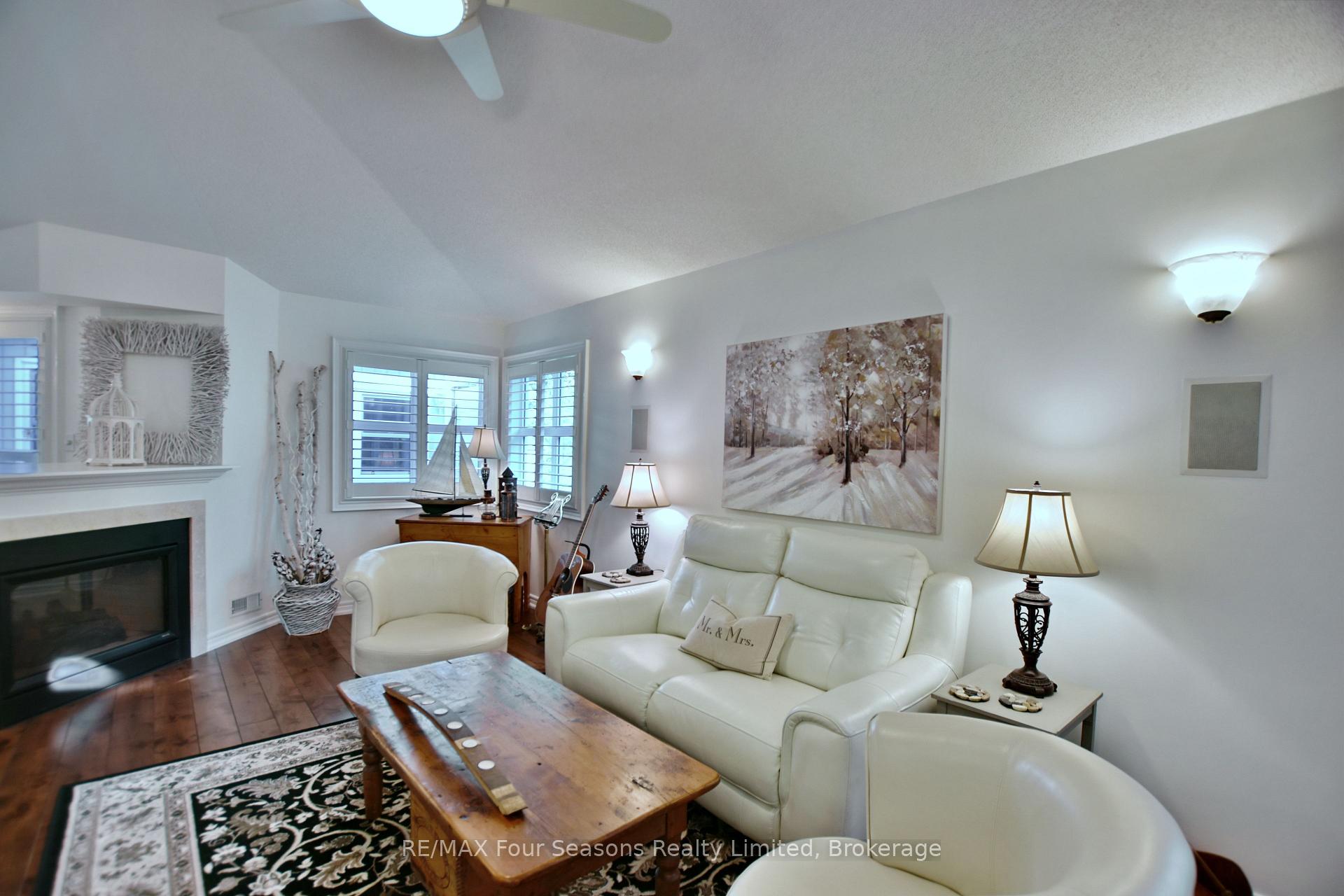 Photo 16 of 32 Nettleton Court, Collingwood — HOMEH