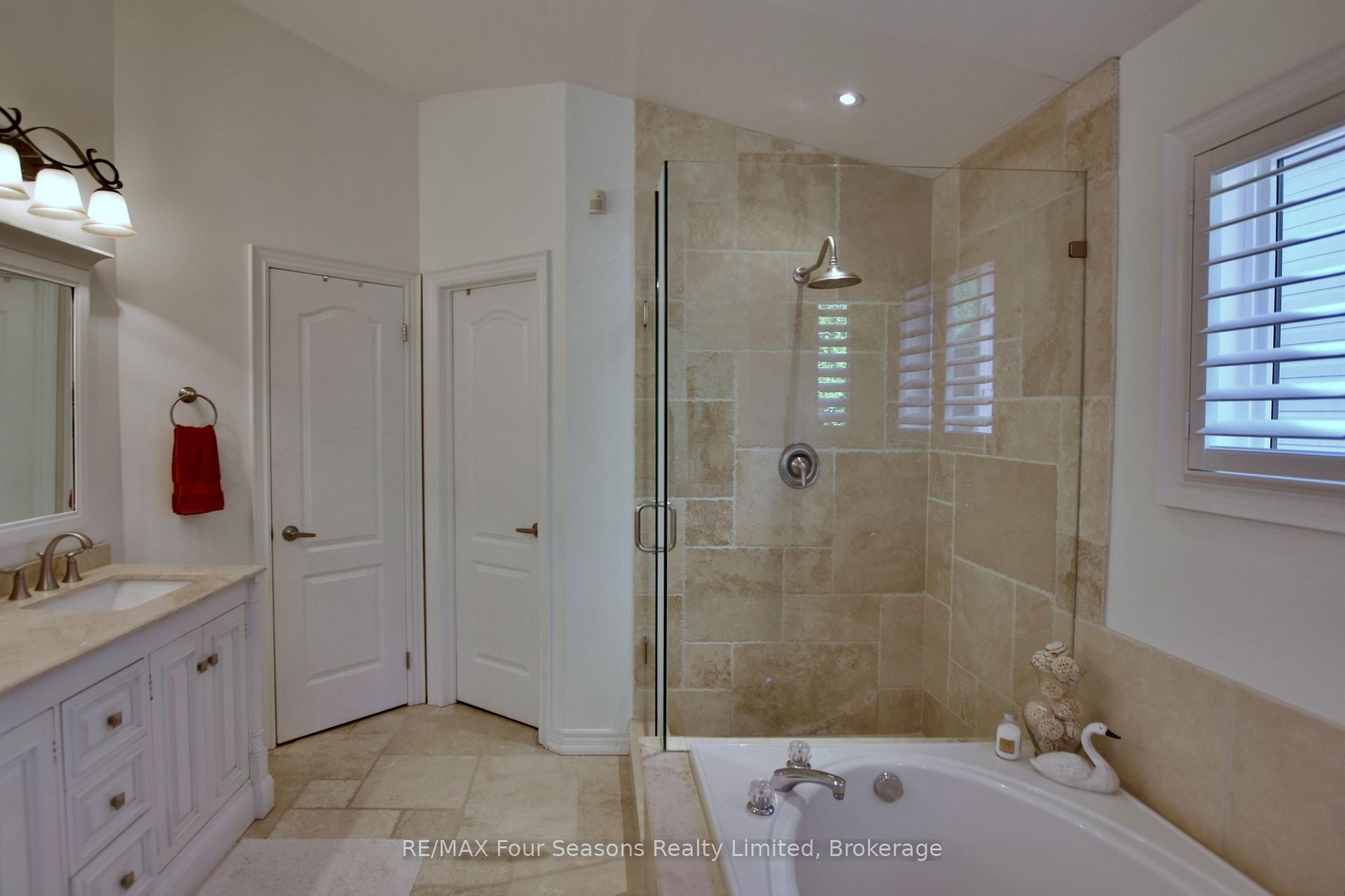 Photo 20 of 32 Nettleton Court, Collingwood — HOMEH
