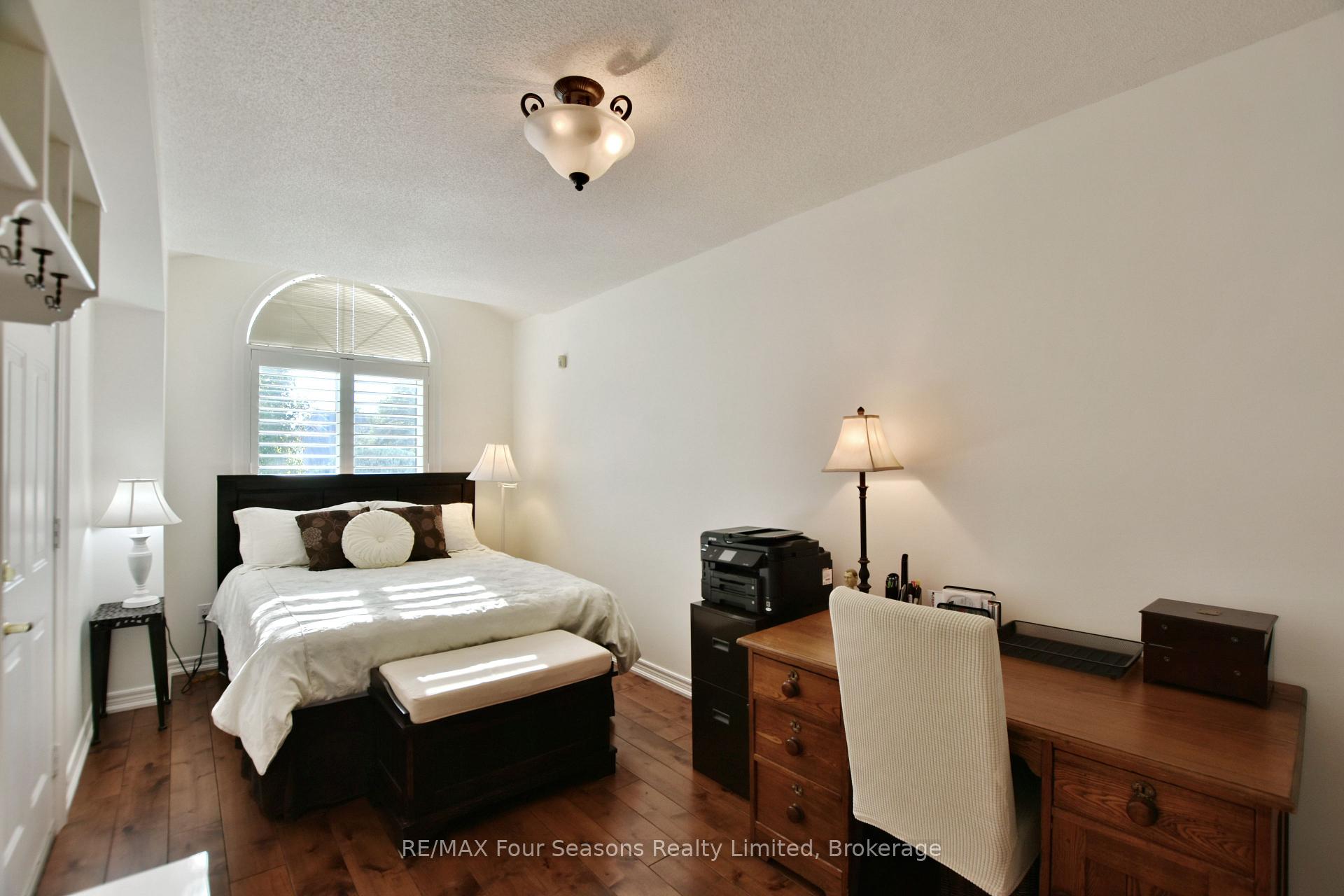 Photo 22 of 32 Nettleton Court, Collingwood — HOMEH