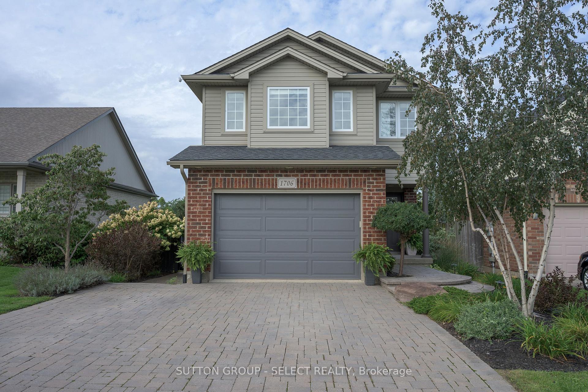 Photo of 1706 Bayswater Crescent