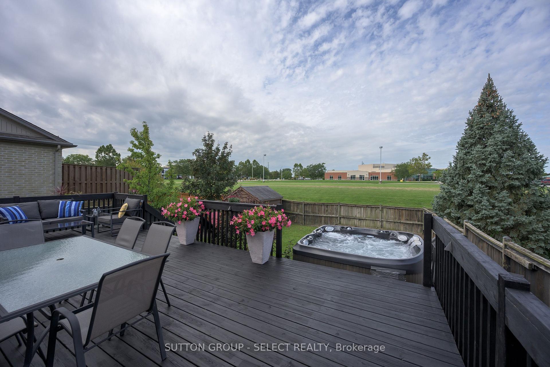 Photo 3 of 1706 Bayswater Crescent, London, North E — HOMEH
