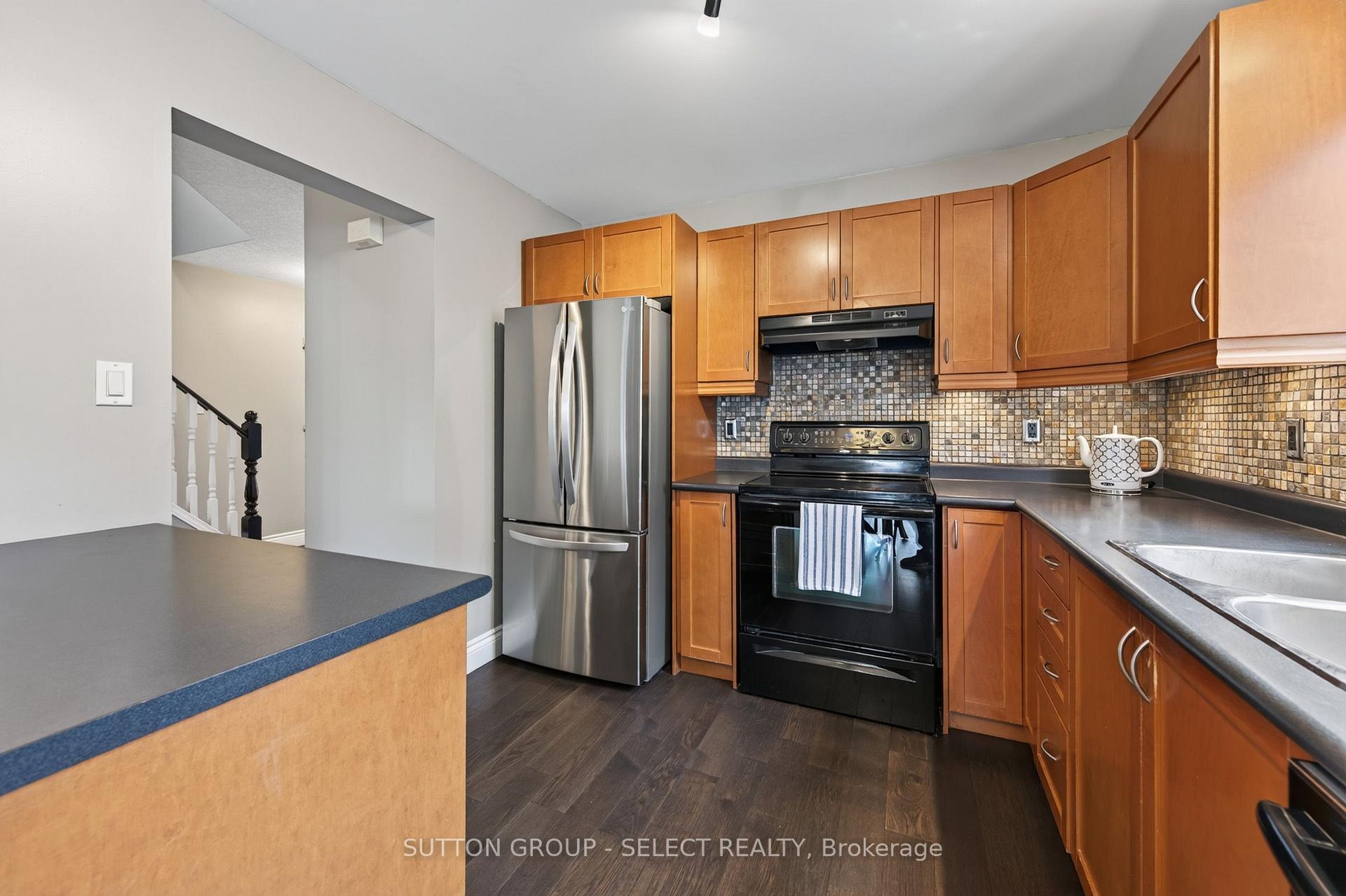Photo 11 of 1706 Bayswater Crescent, London, North E — HOMEH