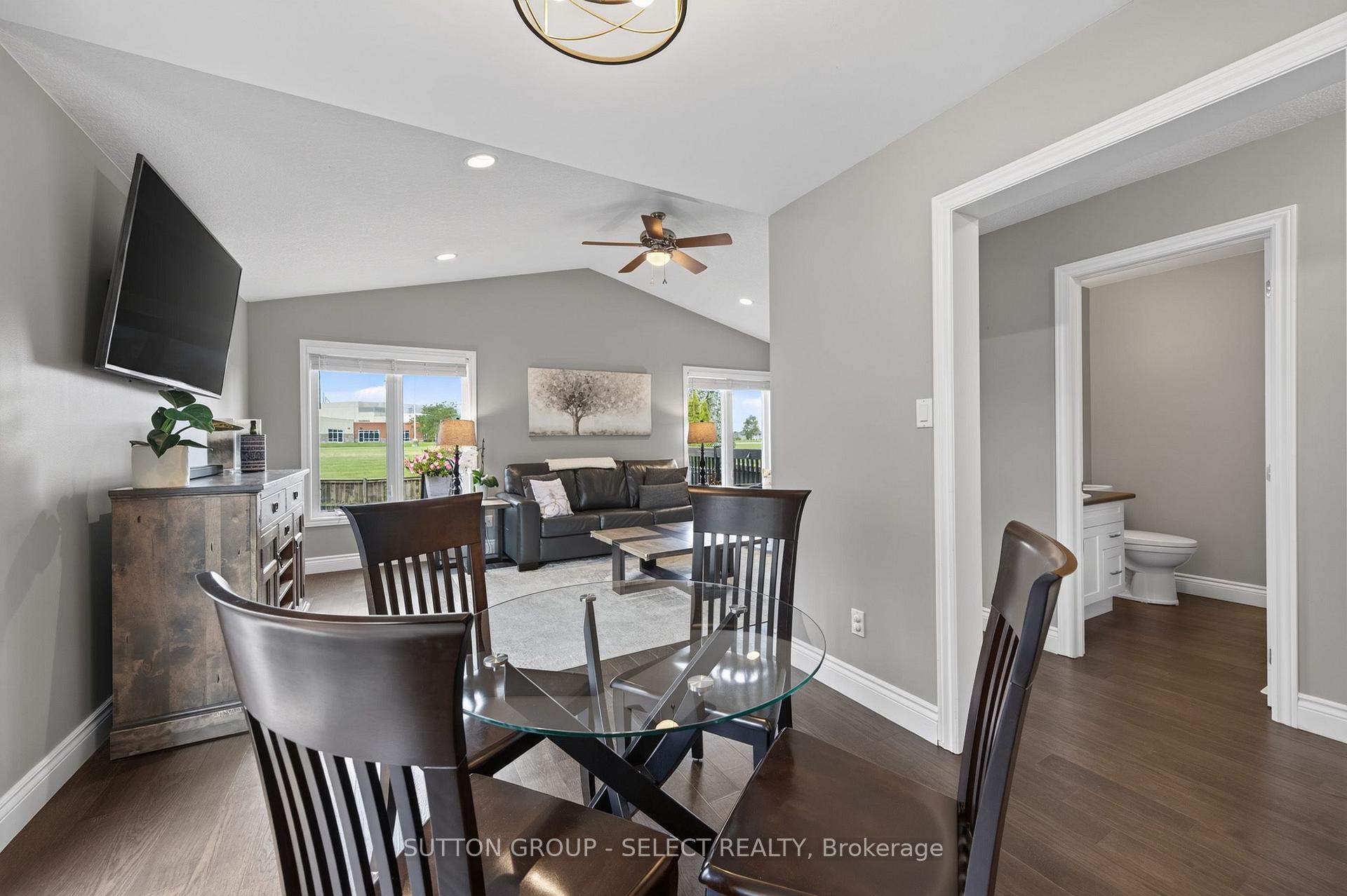Photo 13 of 1706 Bayswater Crescent, London, North E — HOMEH