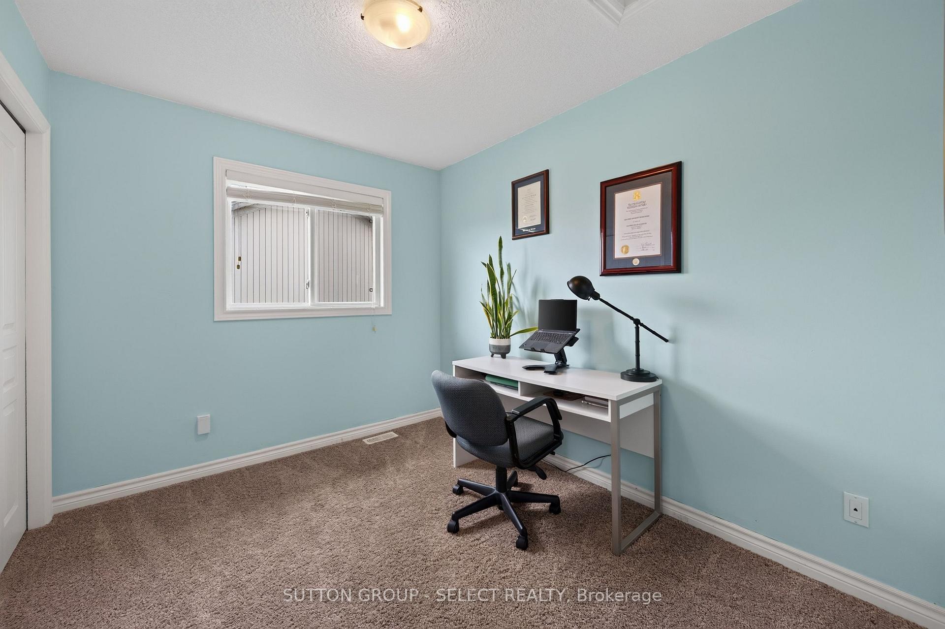 Photo 17 of 1706 Bayswater Crescent, London, North E — HOMEH