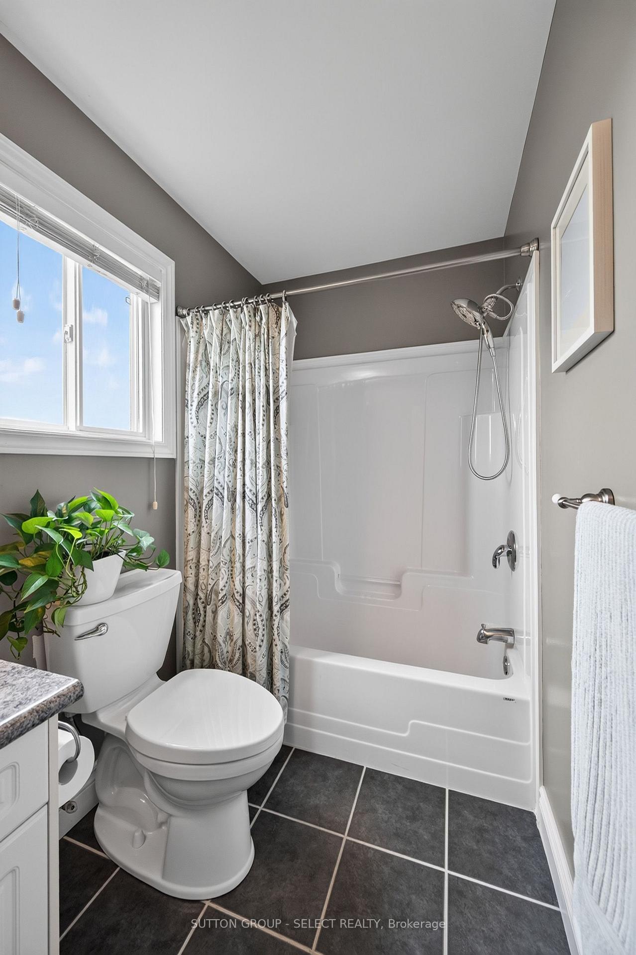 Photo 21 of 1706 Bayswater Crescent, London, North E — HOMEH