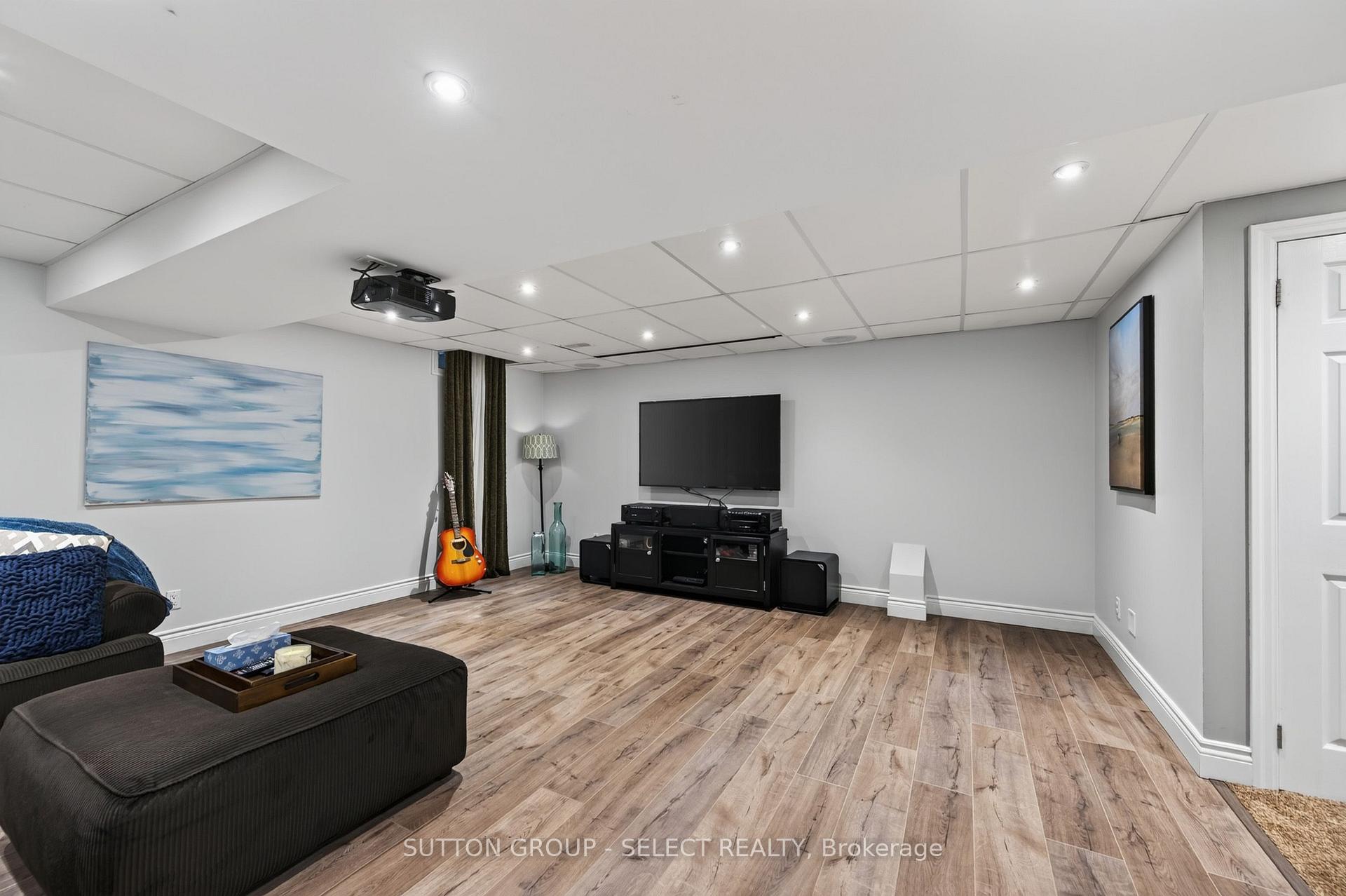 Photo 24 of 1706 Bayswater Crescent, London, North E — HOMEH