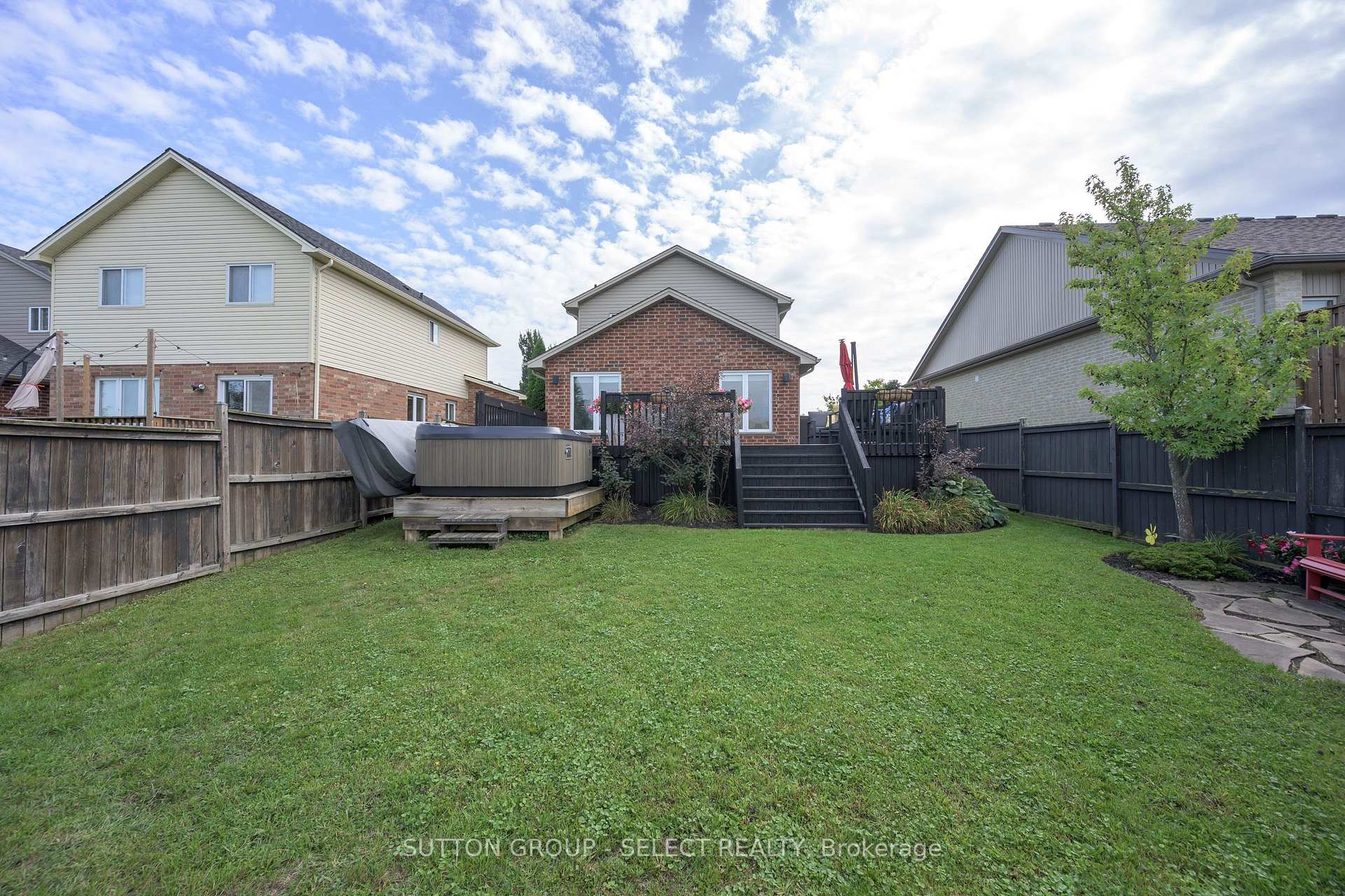 Photo 29 of 1706 Bayswater Crescent, London, North E — HOMEH