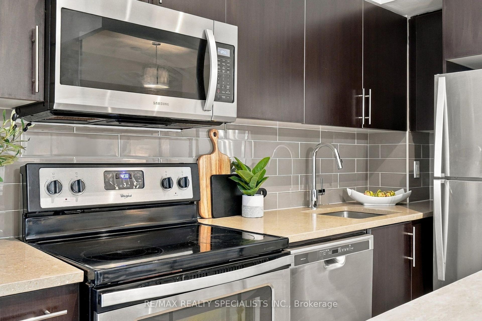 Photo 6 of Unit 313, 65 Speers Road, Oakville, Central — HOMEH