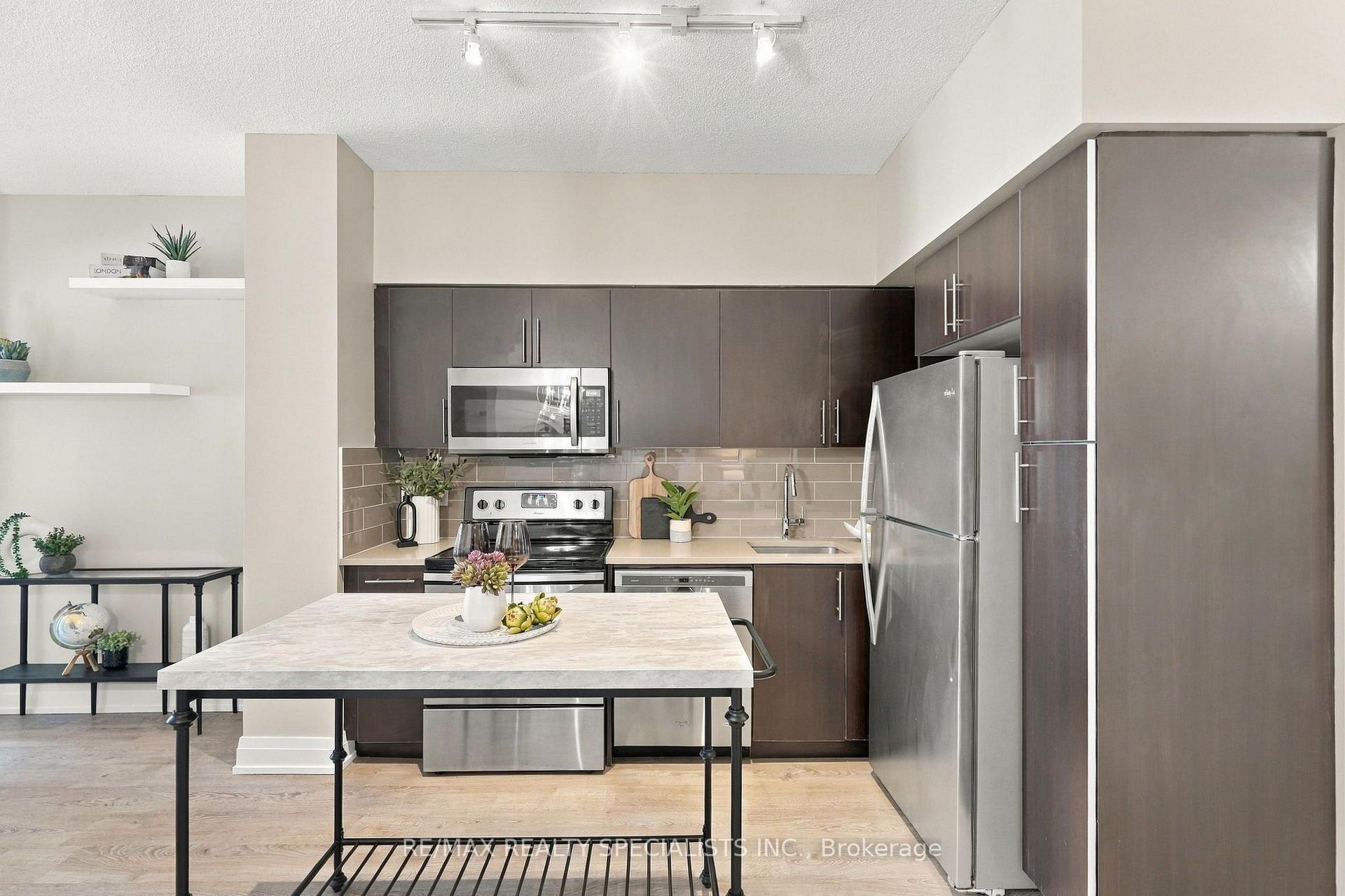 Photo 7 of Unit 313, 65 Speers Road, Oakville, Central — HOMEH