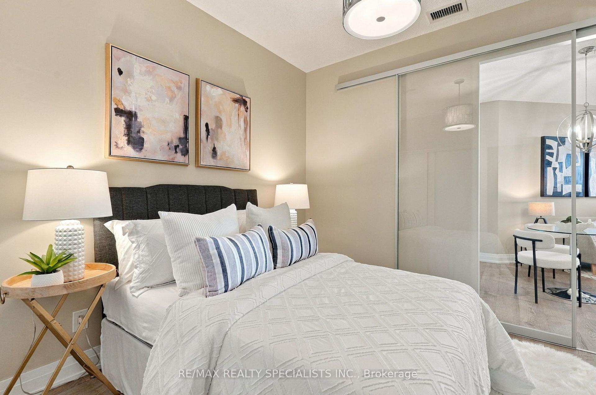 Photo 17 of Unit 313, 65 Speers Road, Oakville, Central — HOMEH