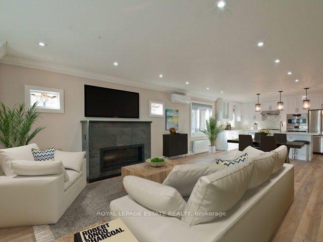 Photo 8 of Unit Upper, 22 Wineva Avenue, Toronto, The Beaches — HOMEH