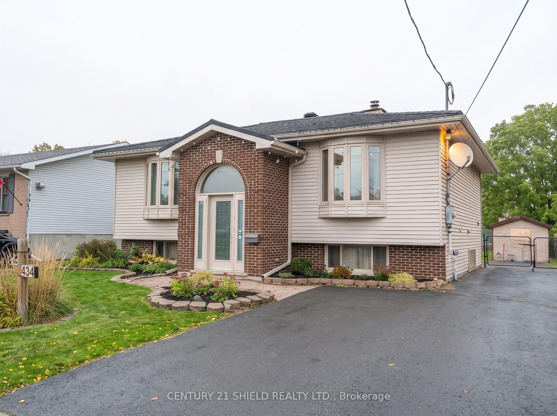 Photo 2 of 434 Hilbert Avenue, Cornwall, Cornwall — HOMEH