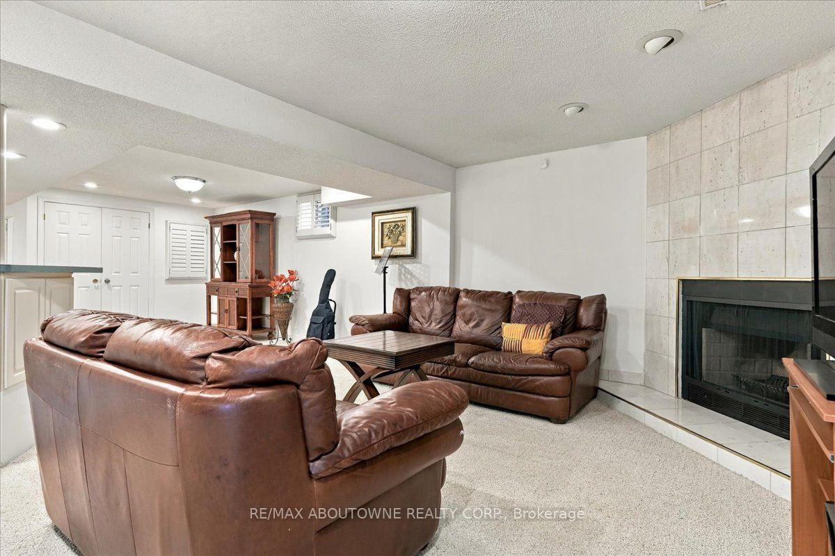 Photo 4 of Unit Lower, 1374 Heritage Way, Oakville, Glen Abbey — HOMEH