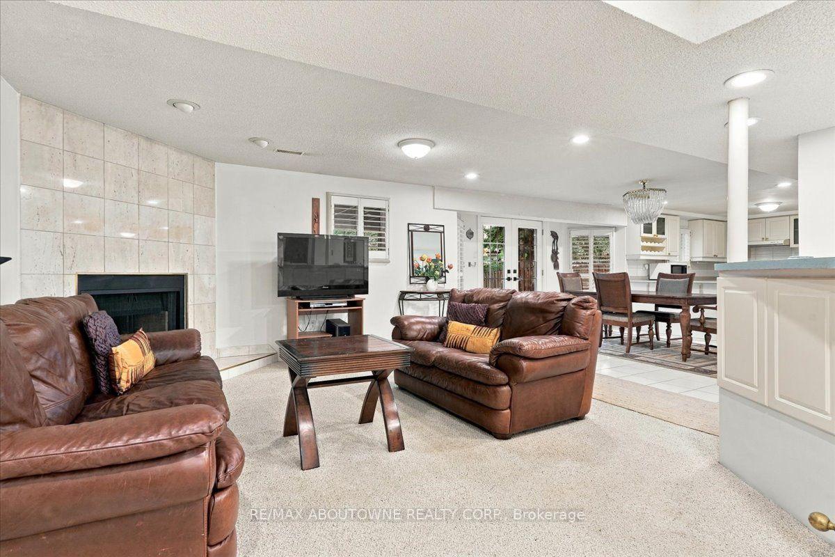 Photo 6 of Unit Lower, 1374 Heritage Way, Oakville, Glen Abbey — HOMEH