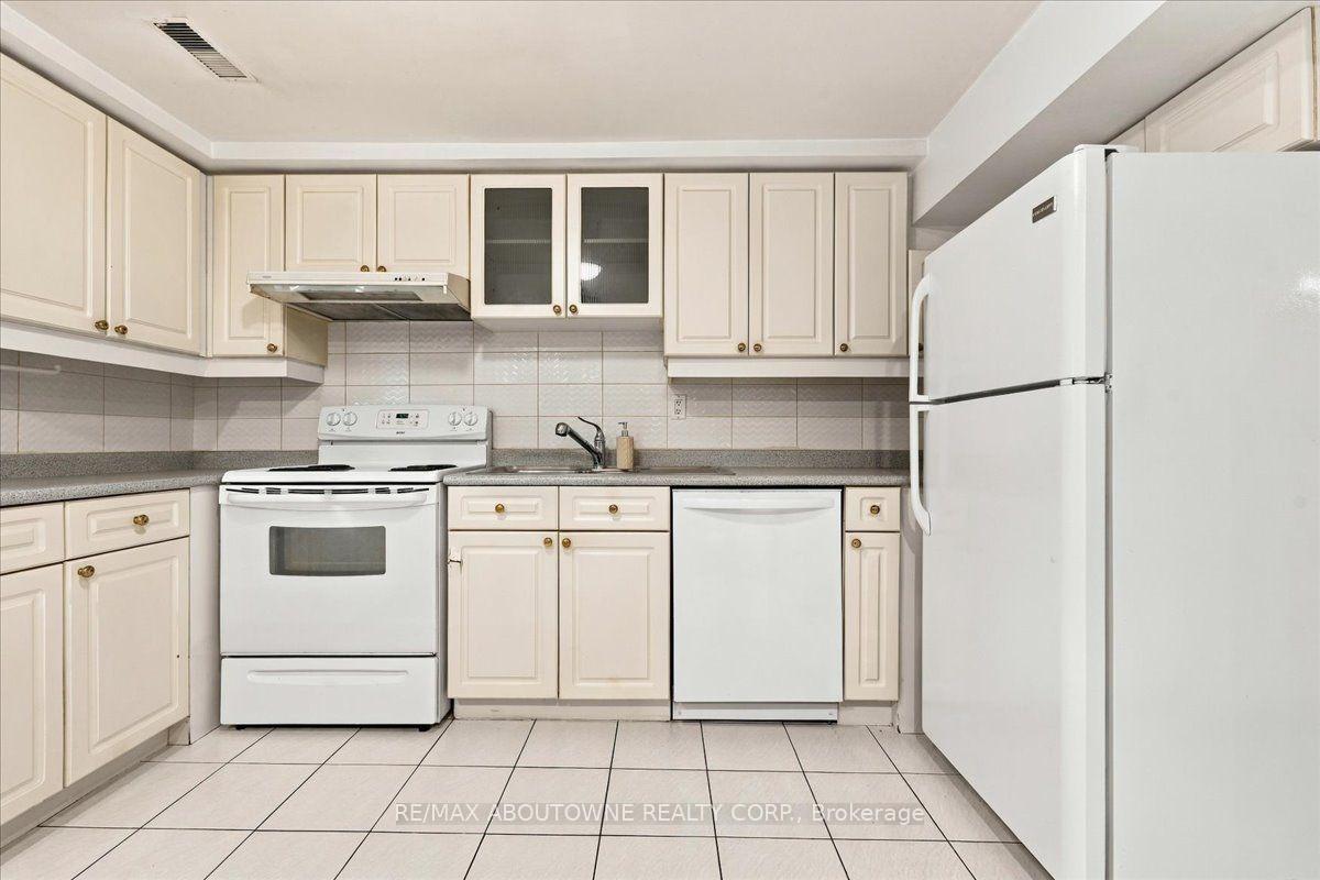Photo 13 of Unit Lower, 1374 Heritage Way, Oakville, Glen Abbey — HOMEH