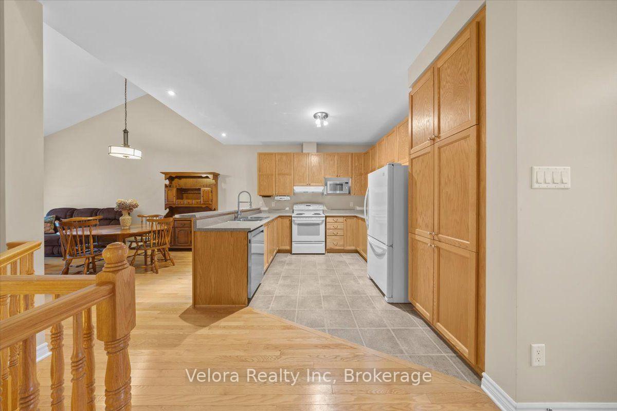 Photo 14 of 199 Hartsmere Drive, Ottawa, Stittsville (South) — HOMEH