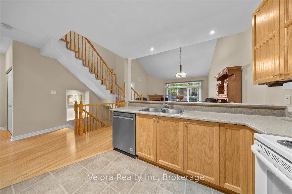 Photo 18 of 199 Hartsmere Drive, Ottawa, Stittsville (South) — HOMEH