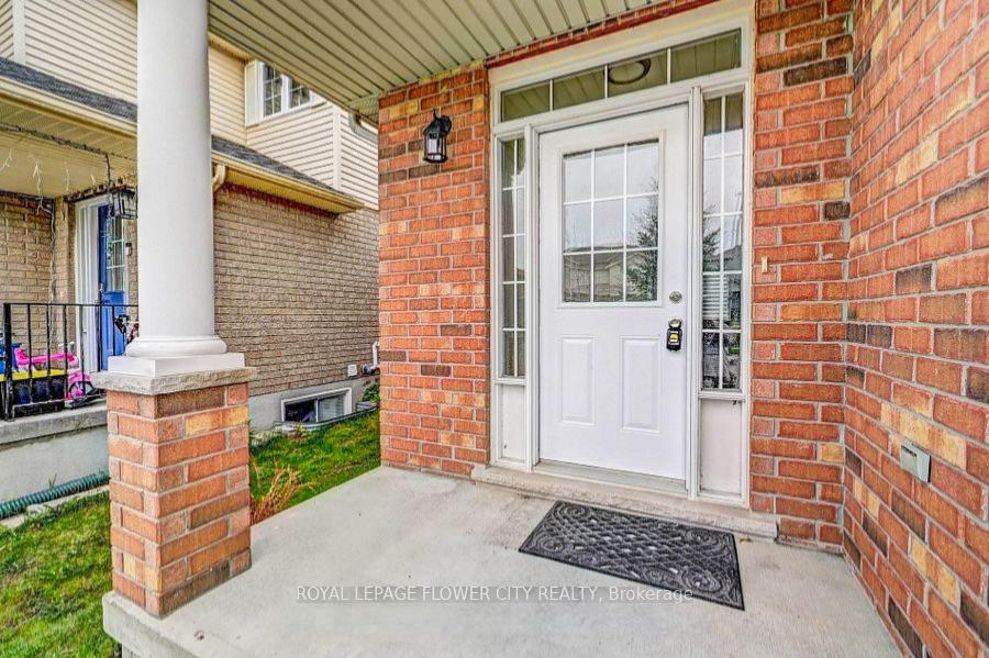 Photo 3 of 419 Tealby Crescent, Waterloo, Colonial Acres — HOMEH
