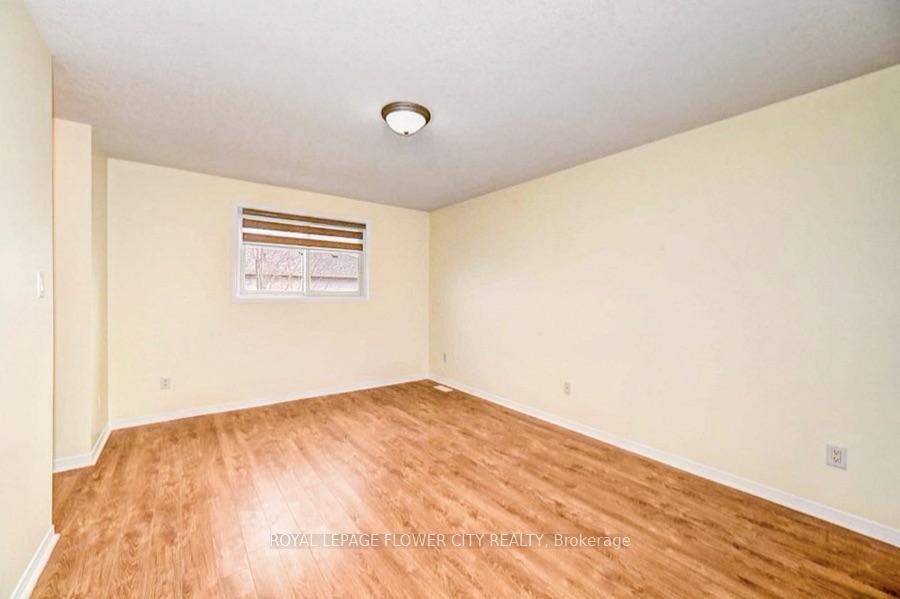 Photo 17 of 419 Tealby Crescent, Waterloo, Colonial Acres — HOMEH