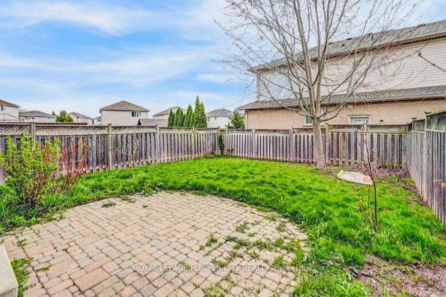 Photo 19 of 419 Tealby Crescent, Waterloo, Colonial Acres — HOMEH
