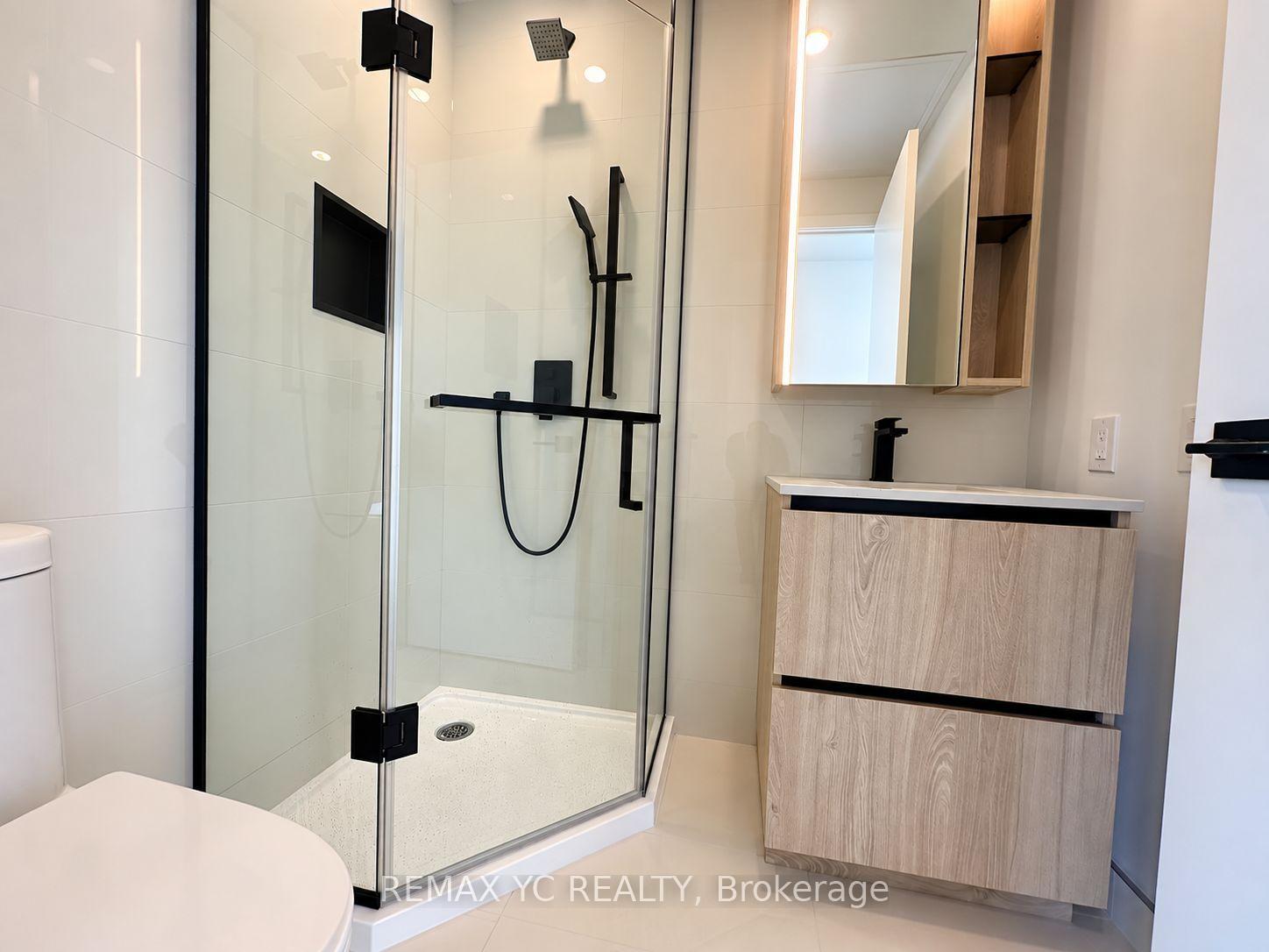 Photo 8 of Unit 308, 699 Sheppard Avenue E, North York, Bayview Village — HOMEH