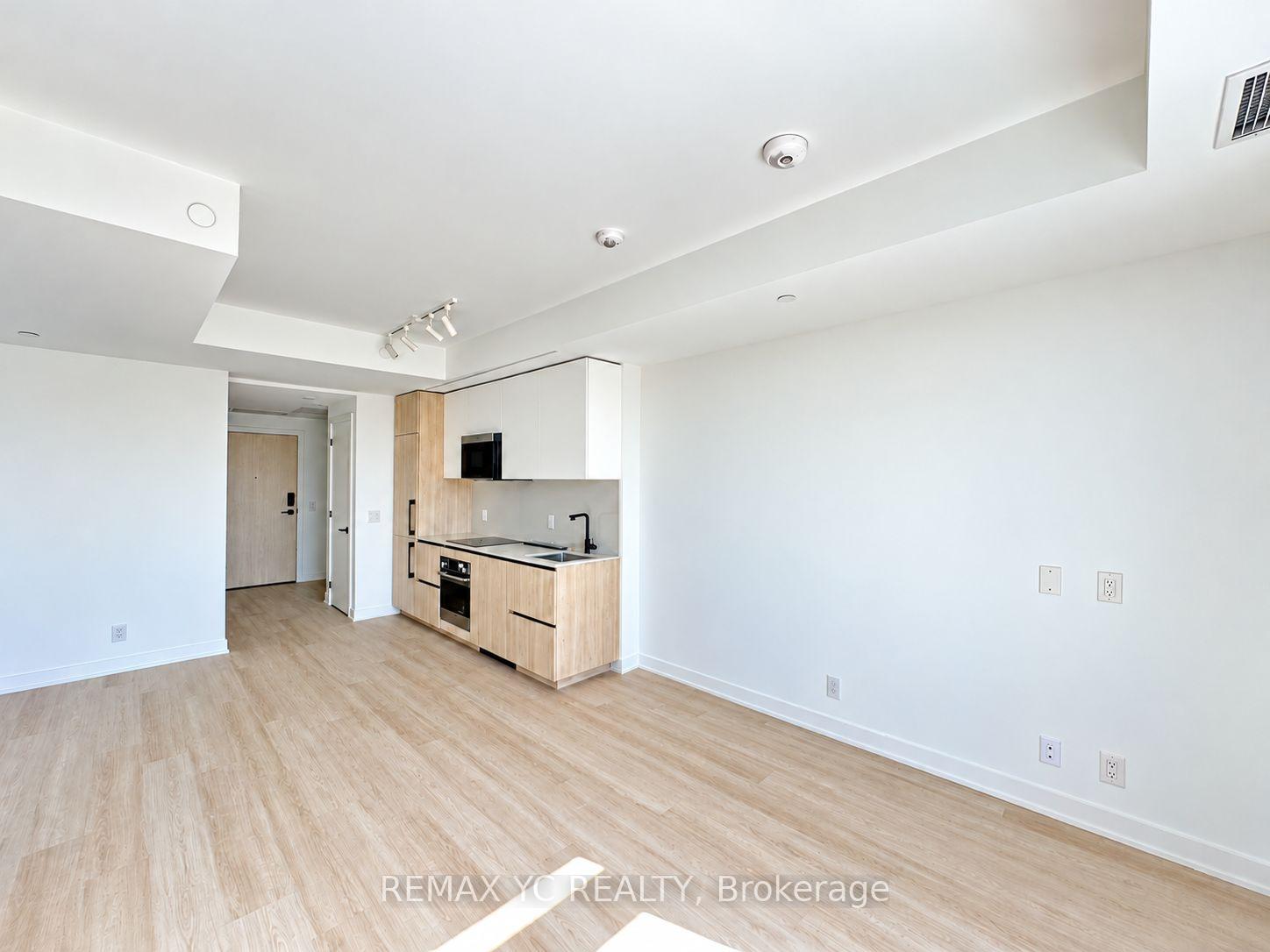 Photo 9 of Unit 308, 699 Sheppard Avenue E, North York, Bayview Village — HOMEH