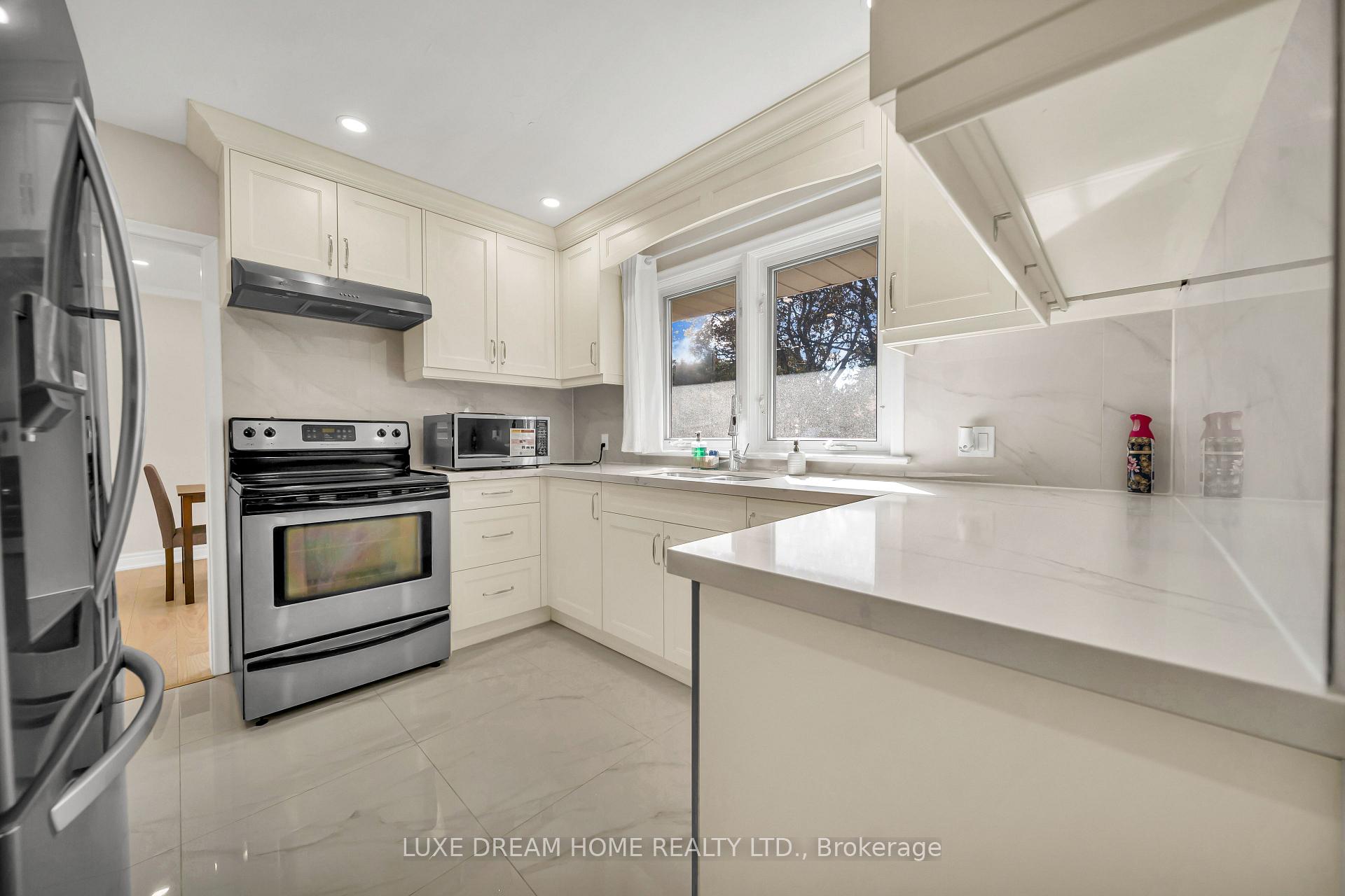 Photo 13 of 834 Law Street, Oshawa, Centennial — HOMEH