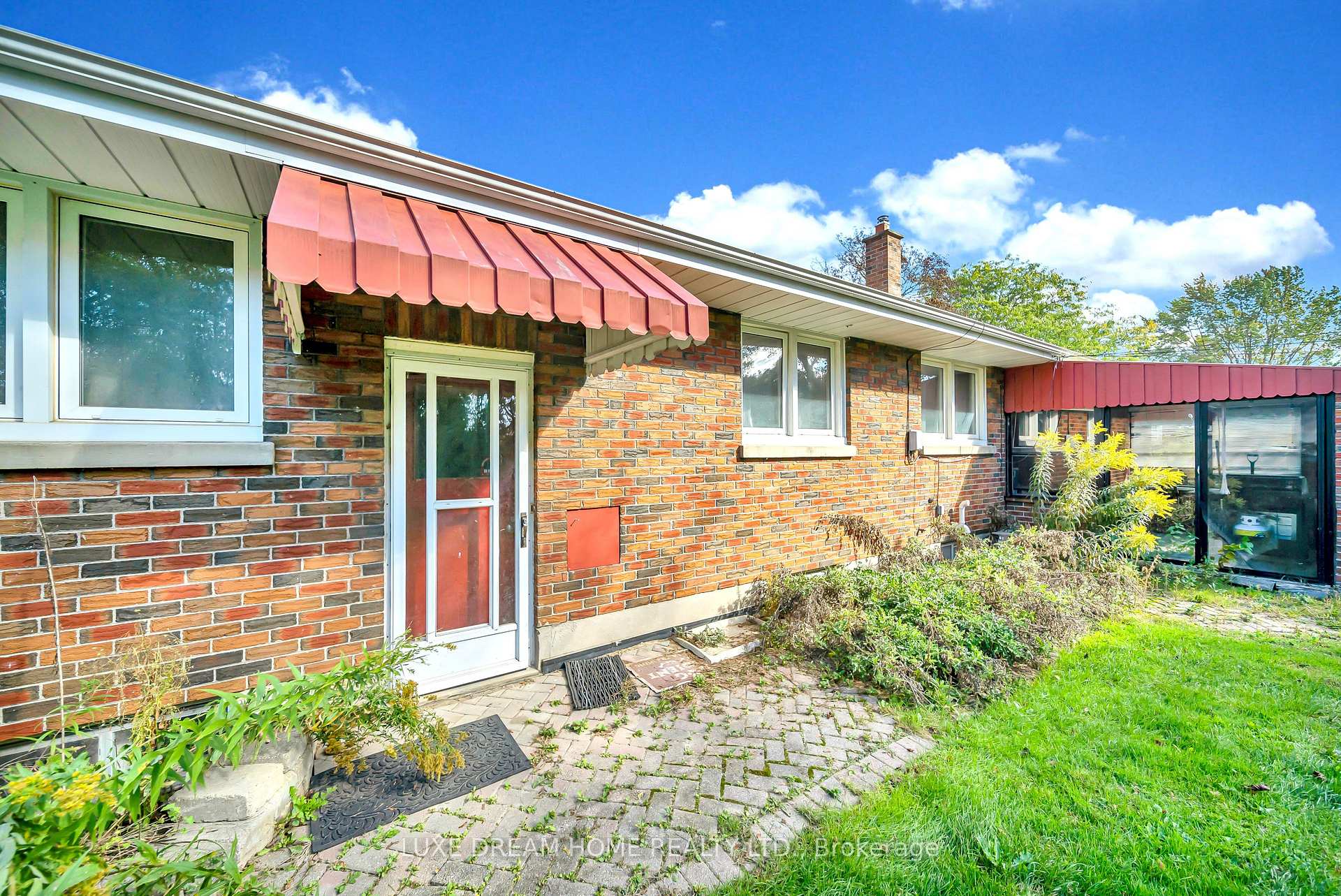 Photo 37 of 834 Law Street, Oshawa, Centennial — HOMEH