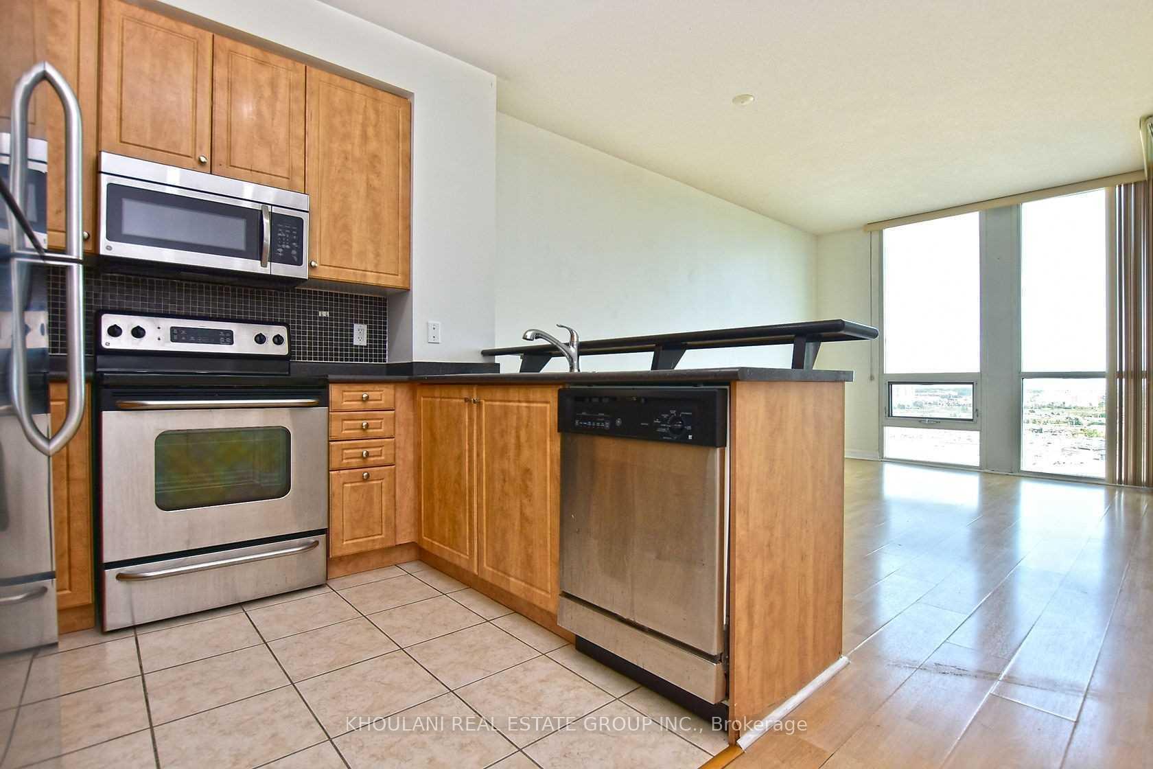 Photo 3 of Unit 2201, 220 Burnhamthorpe Road, Mississauga, City Centre — HOMEH