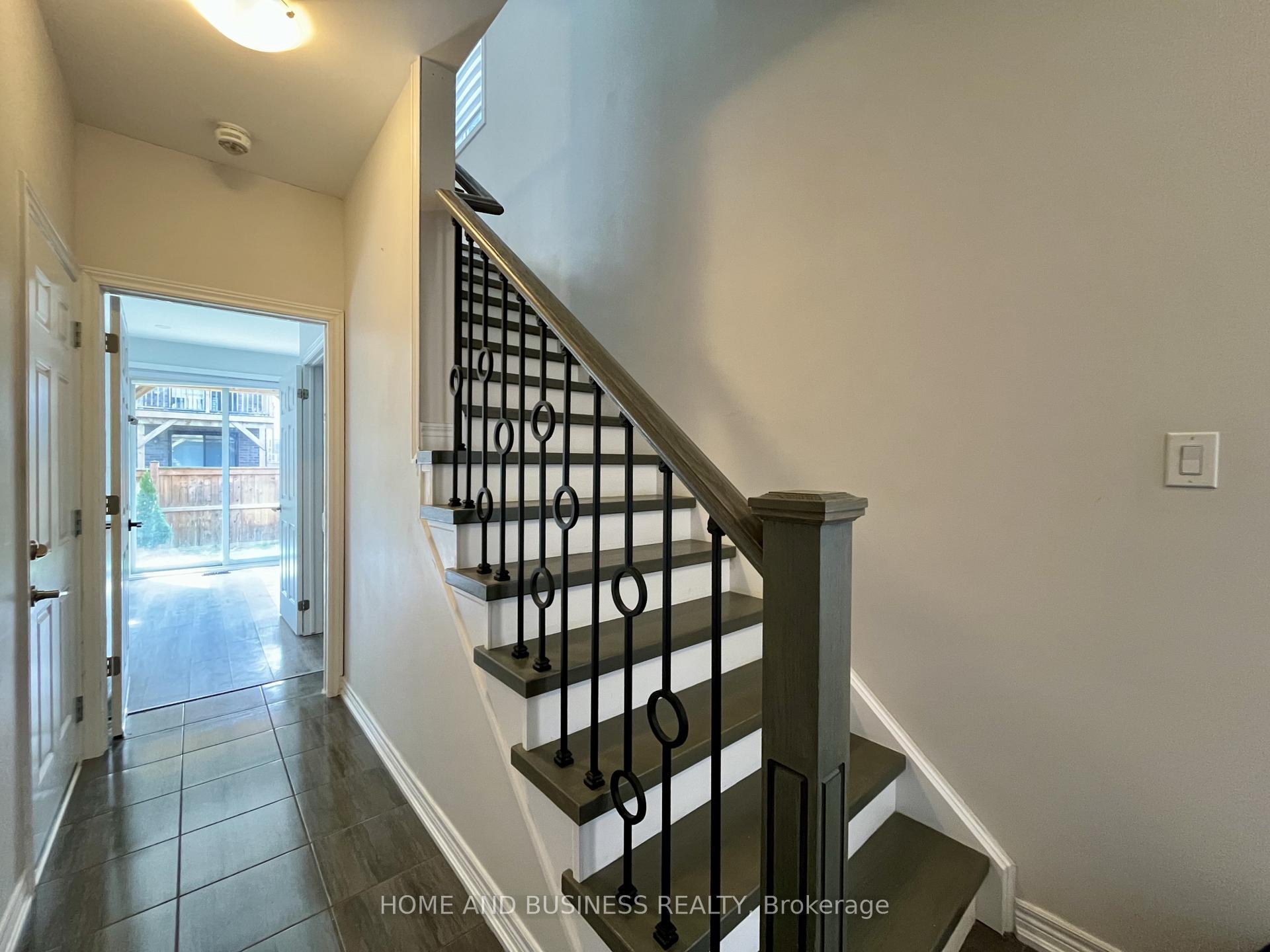 Photo 3 of 27 Walters Lane, Grimsby, Grimsby Beach — HOMEH