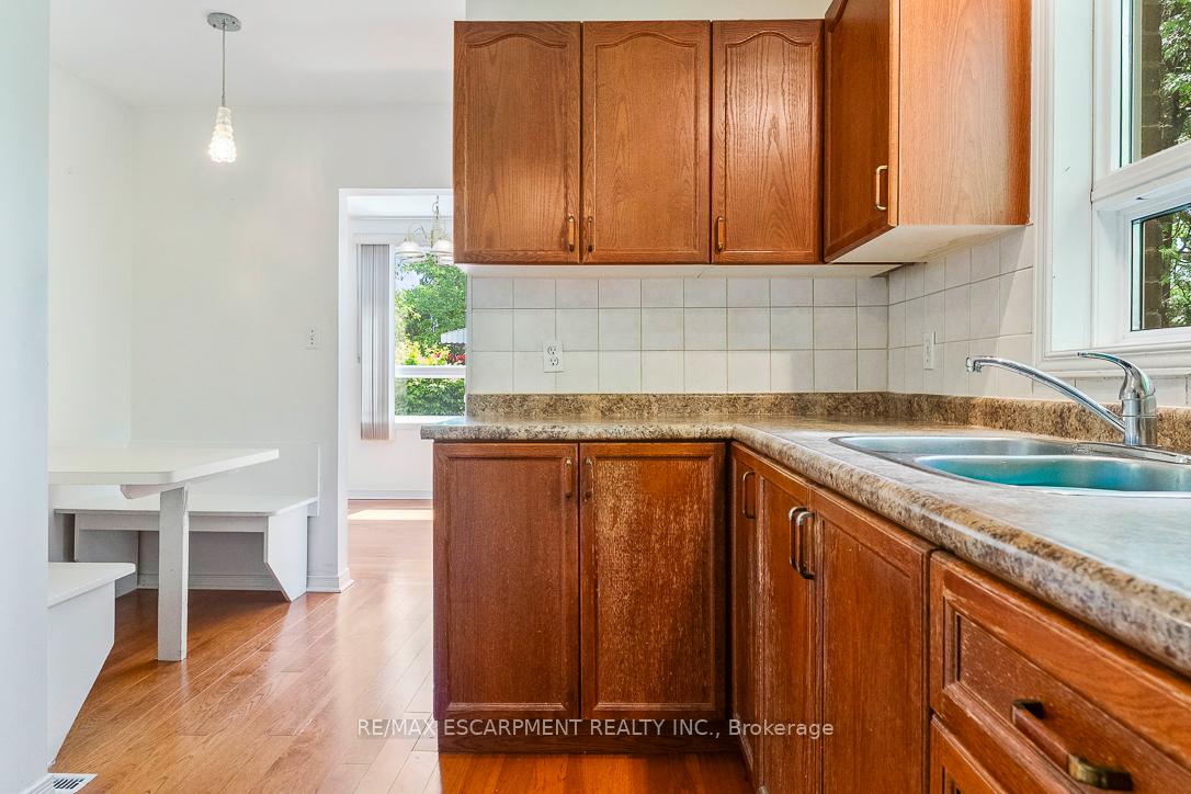 Photo 15 of 1214 Argreen Road, Mississauga, Mineola — HOMEH