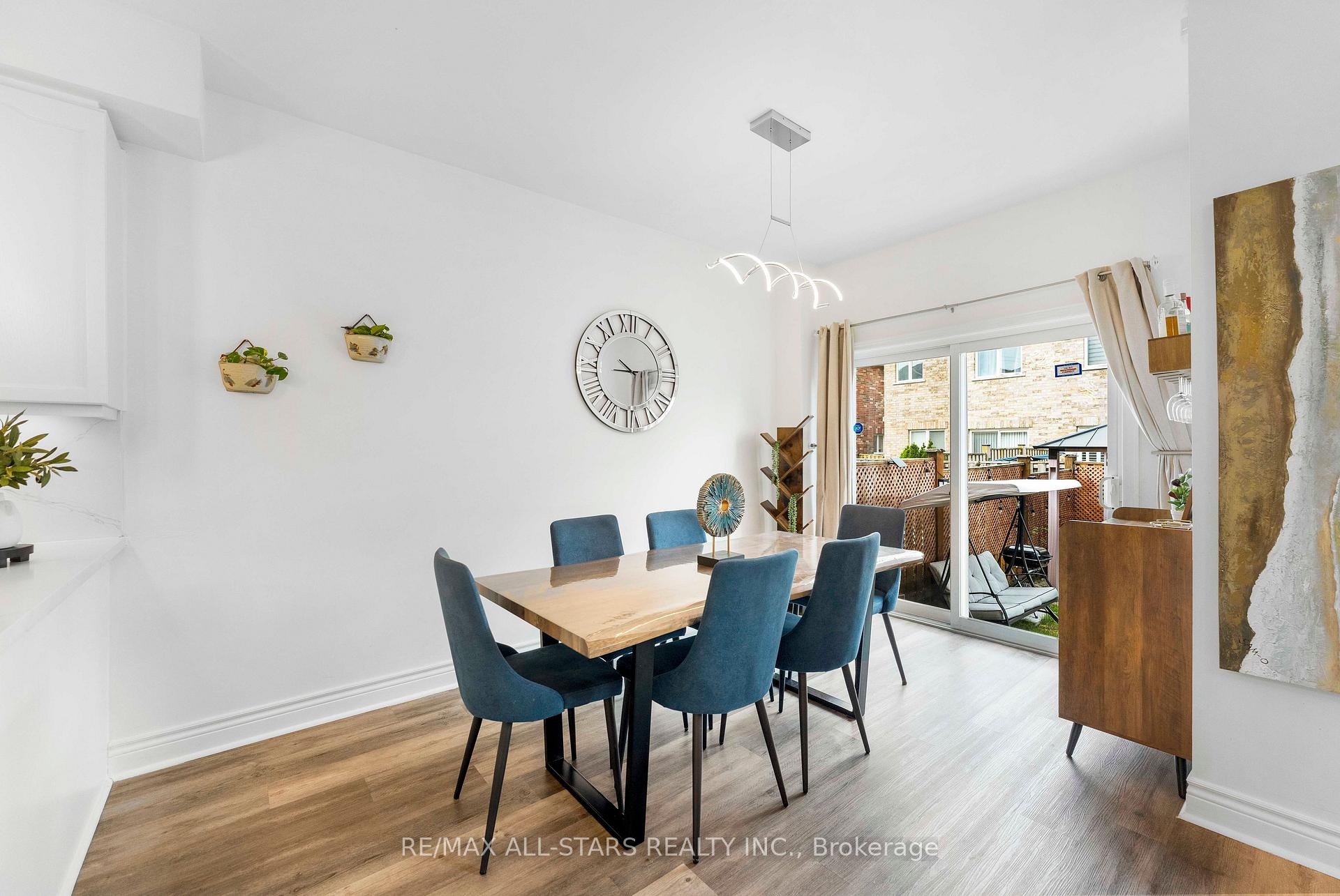 Photo 11 of 93 Arco Circle, Vaughan, Maple — HOMEH