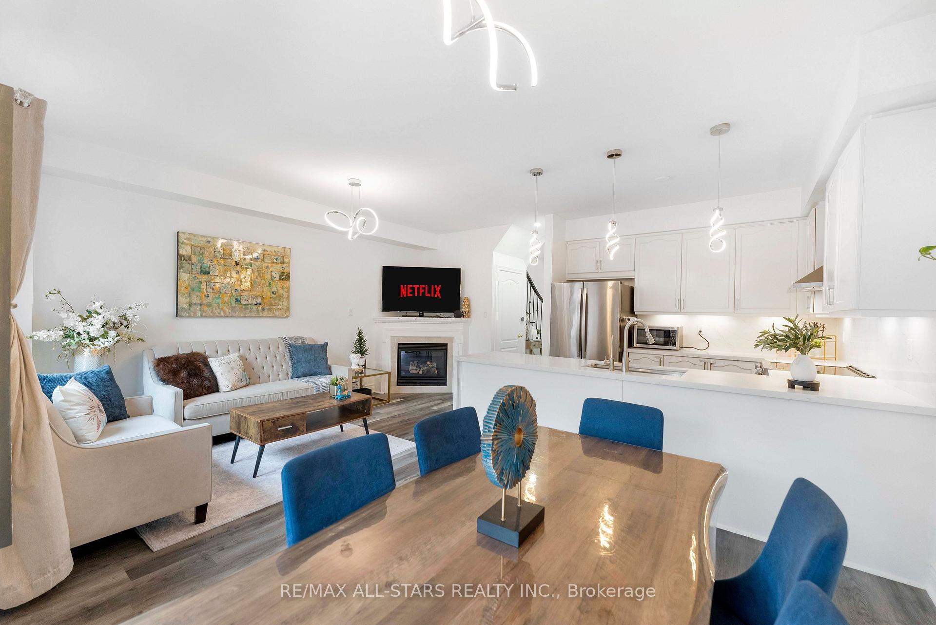 Photo 13 of 93 Arco Circle, Vaughan, Maple — HOMEH
