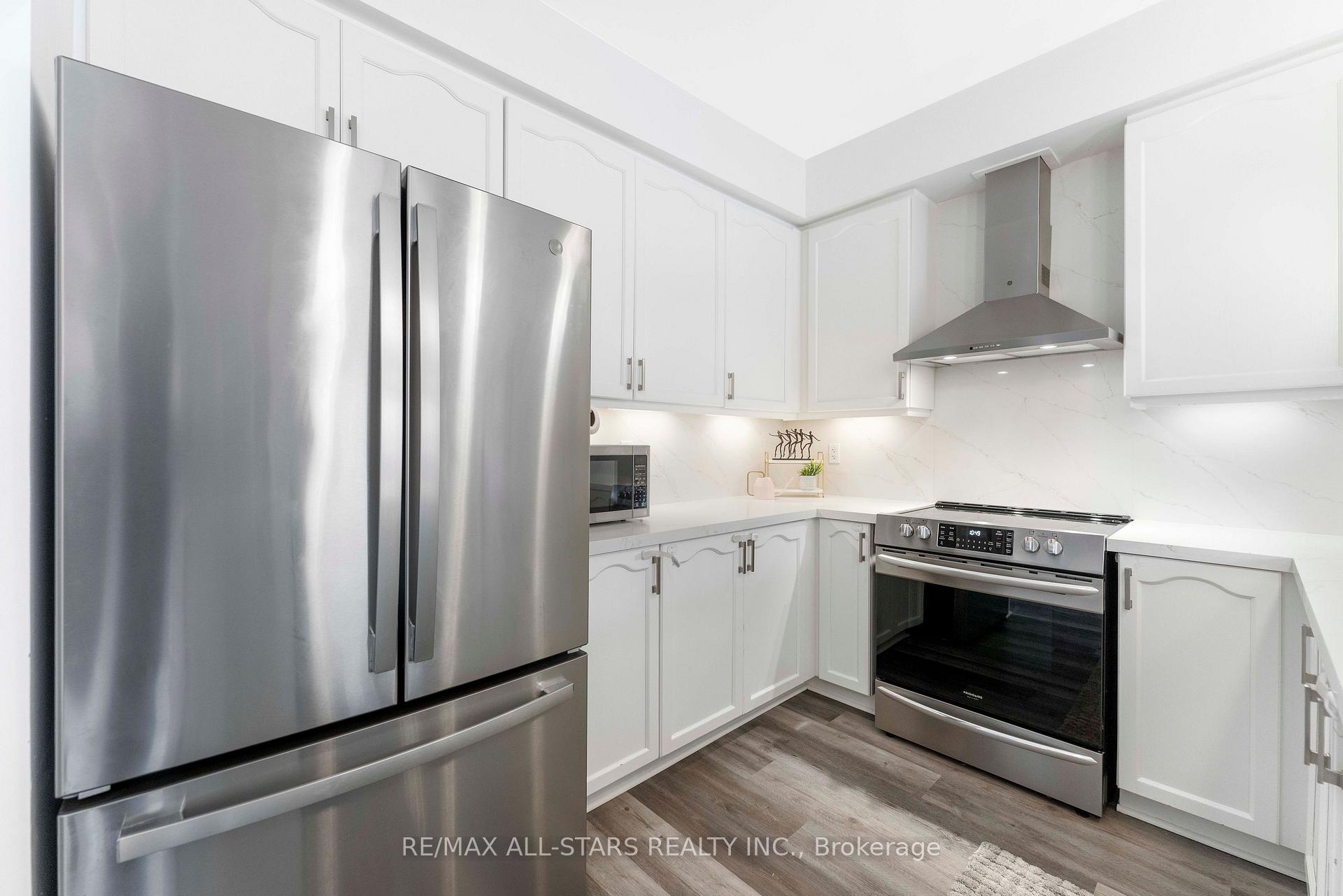 Photo 17 of 93 Arco Circle, Vaughan, Maple — HOMEH