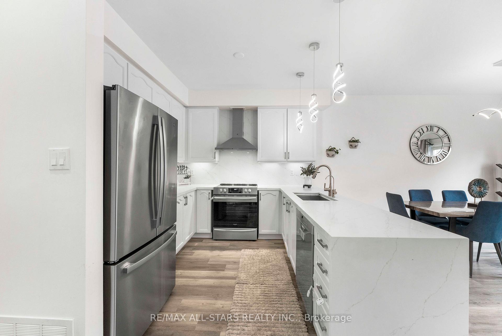 Photo 18 of 93 Arco Circle, Vaughan, Maple — HOMEH
