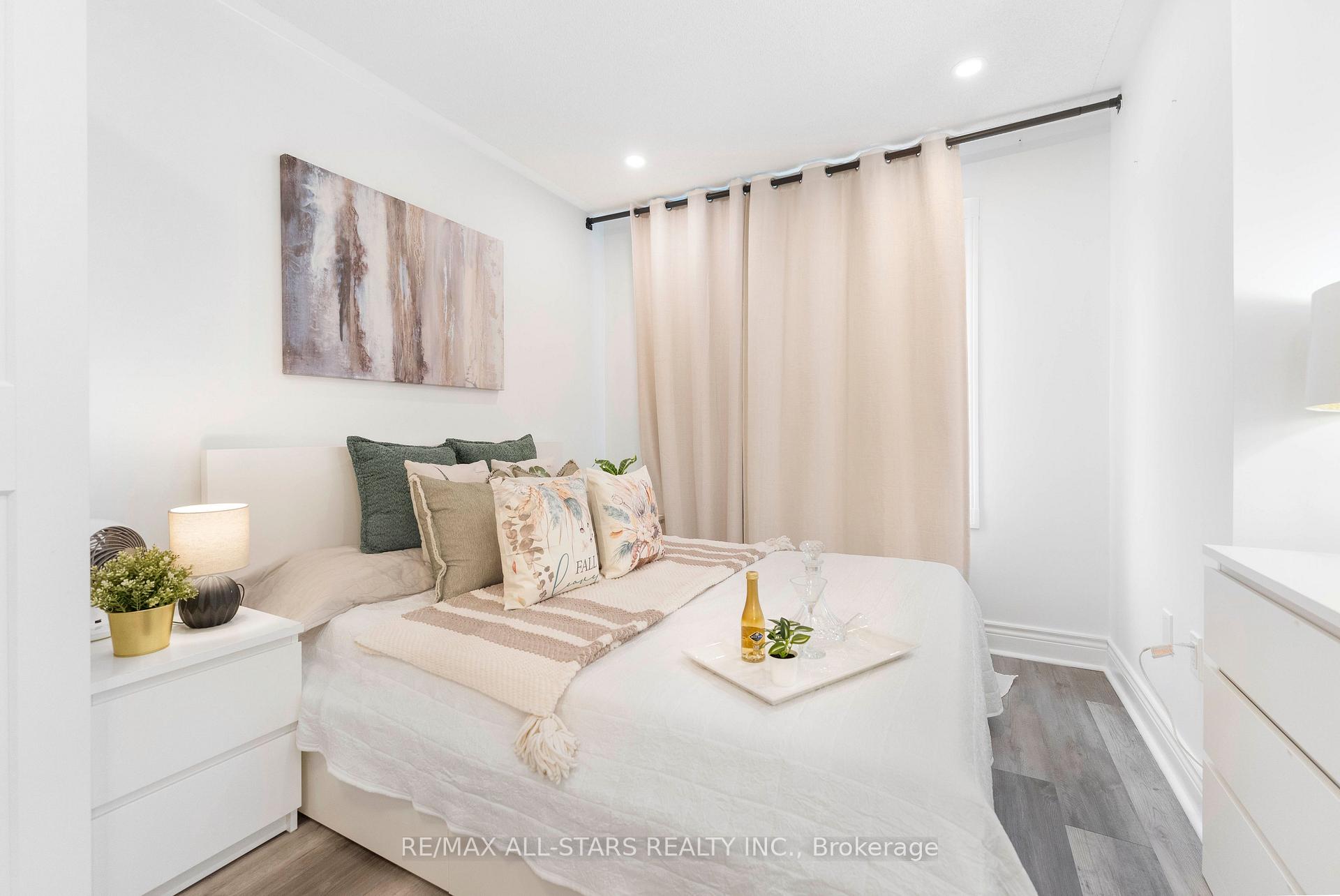 Photo 23 of 93 Arco Circle, Vaughan, Maple — HOMEH