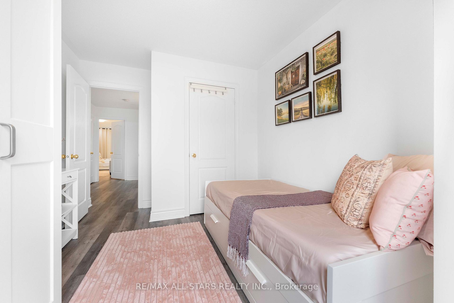 Photo 30 of 93 Arco Circle, Vaughan, Maple — HOMEH