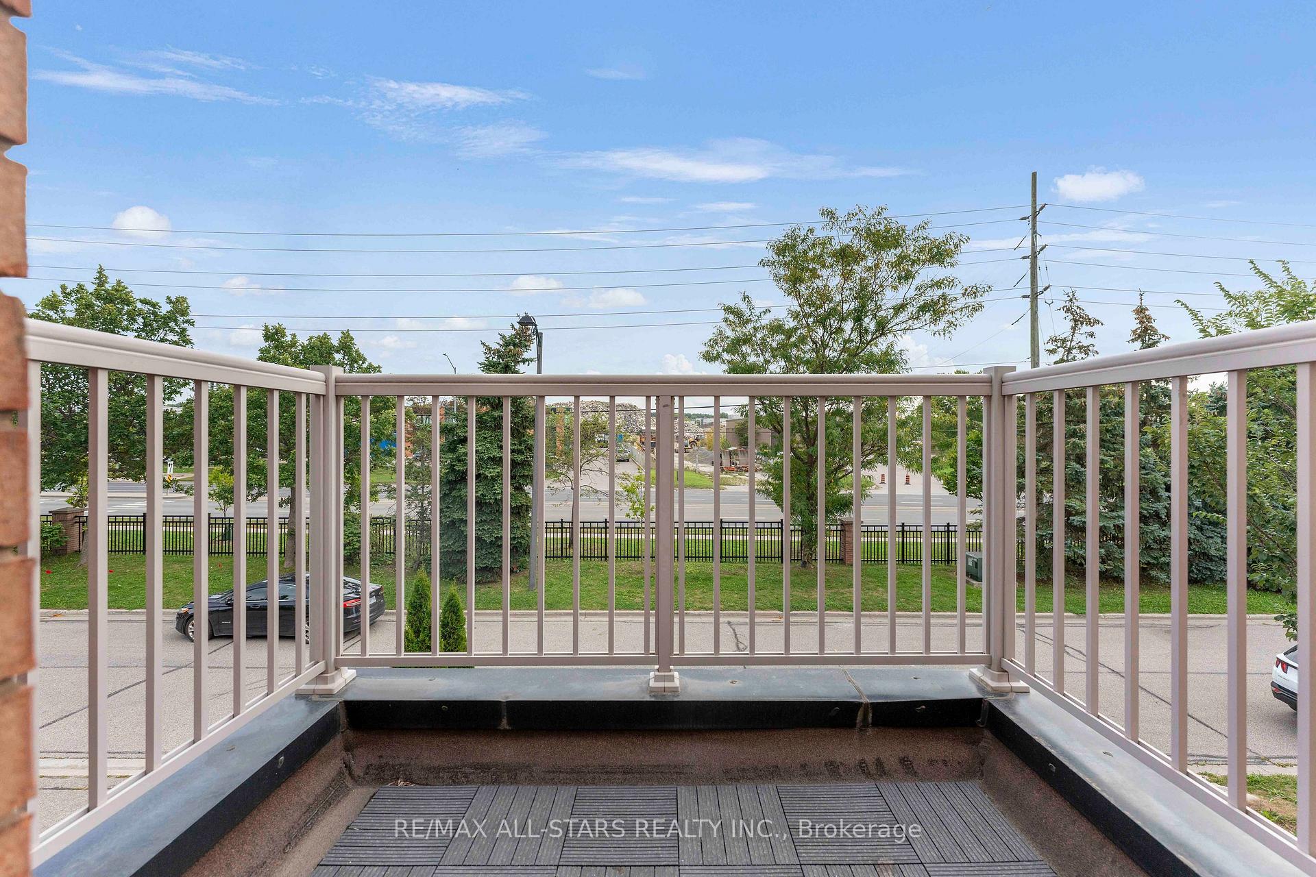 Photo 32 of 93 Arco Circle, Vaughan, Maple — HOMEH