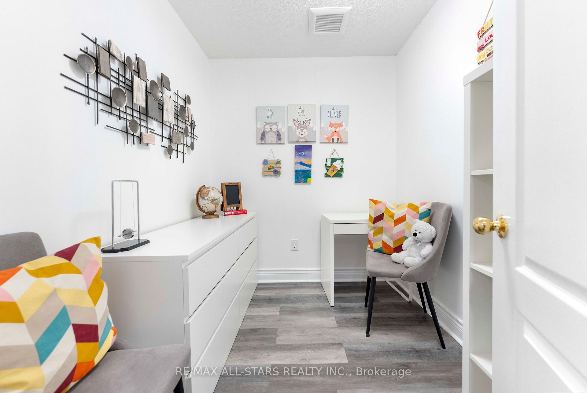 Photo 33 of 93 Arco Circle, Vaughan, Maple — HOMEH