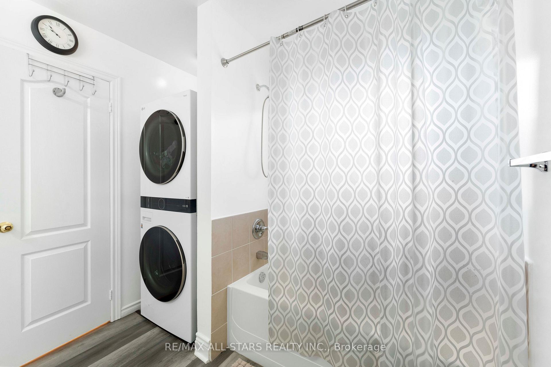 Photo 35 of 93 Arco Circle, Vaughan, Maple — HOMEH