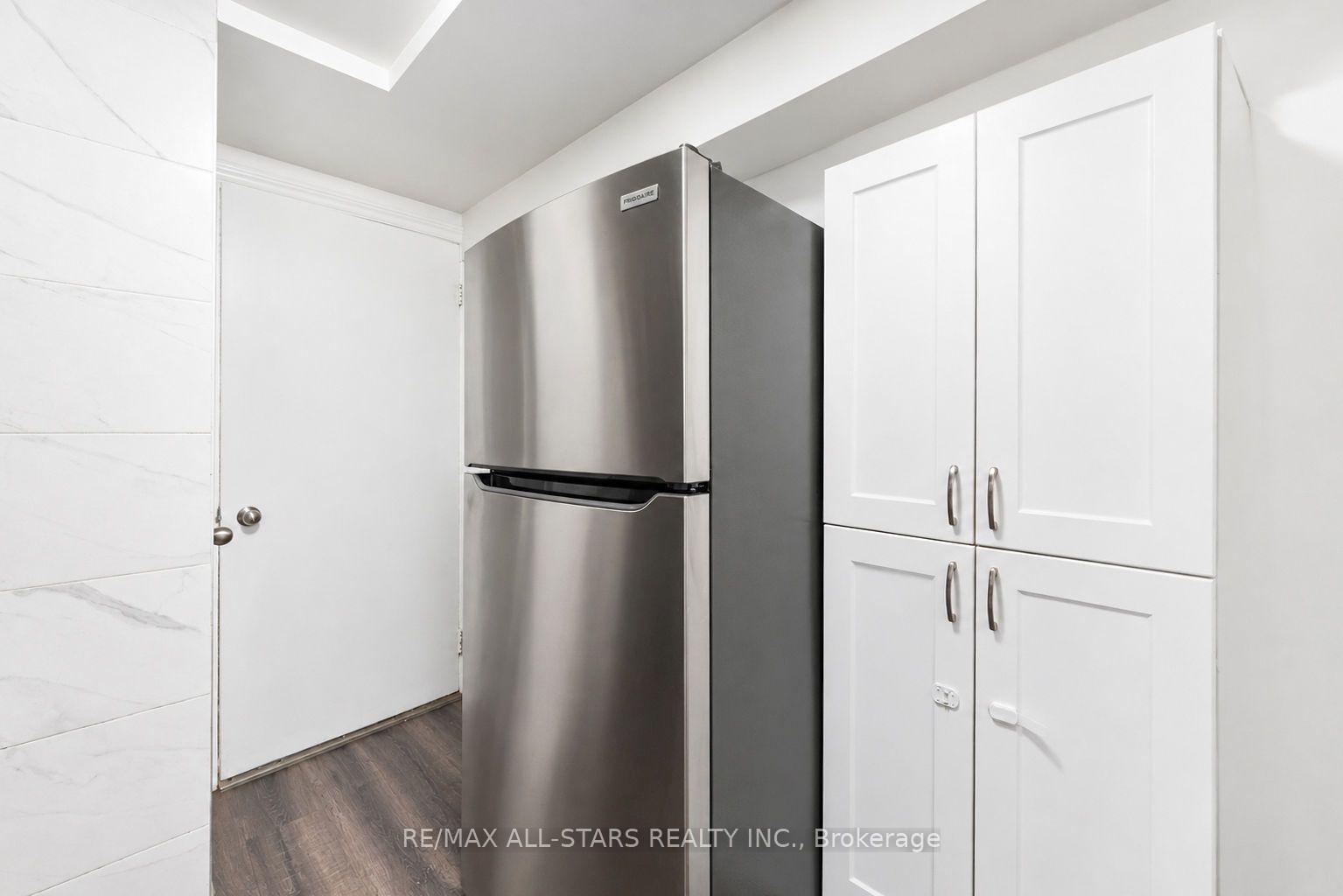 Photo 39 of 93 Arco Circle, Vaughan, Maple — HOMEH