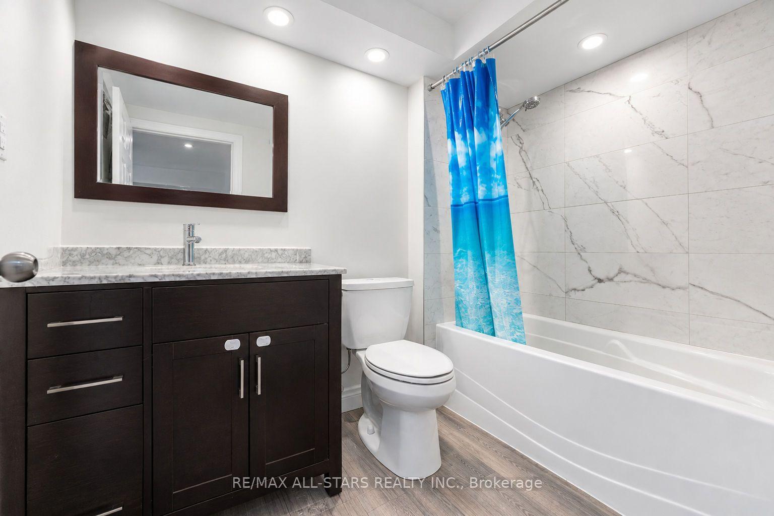 Photo 42 of 93 Arco Circle, Vaughan, Maple — HOMEH
