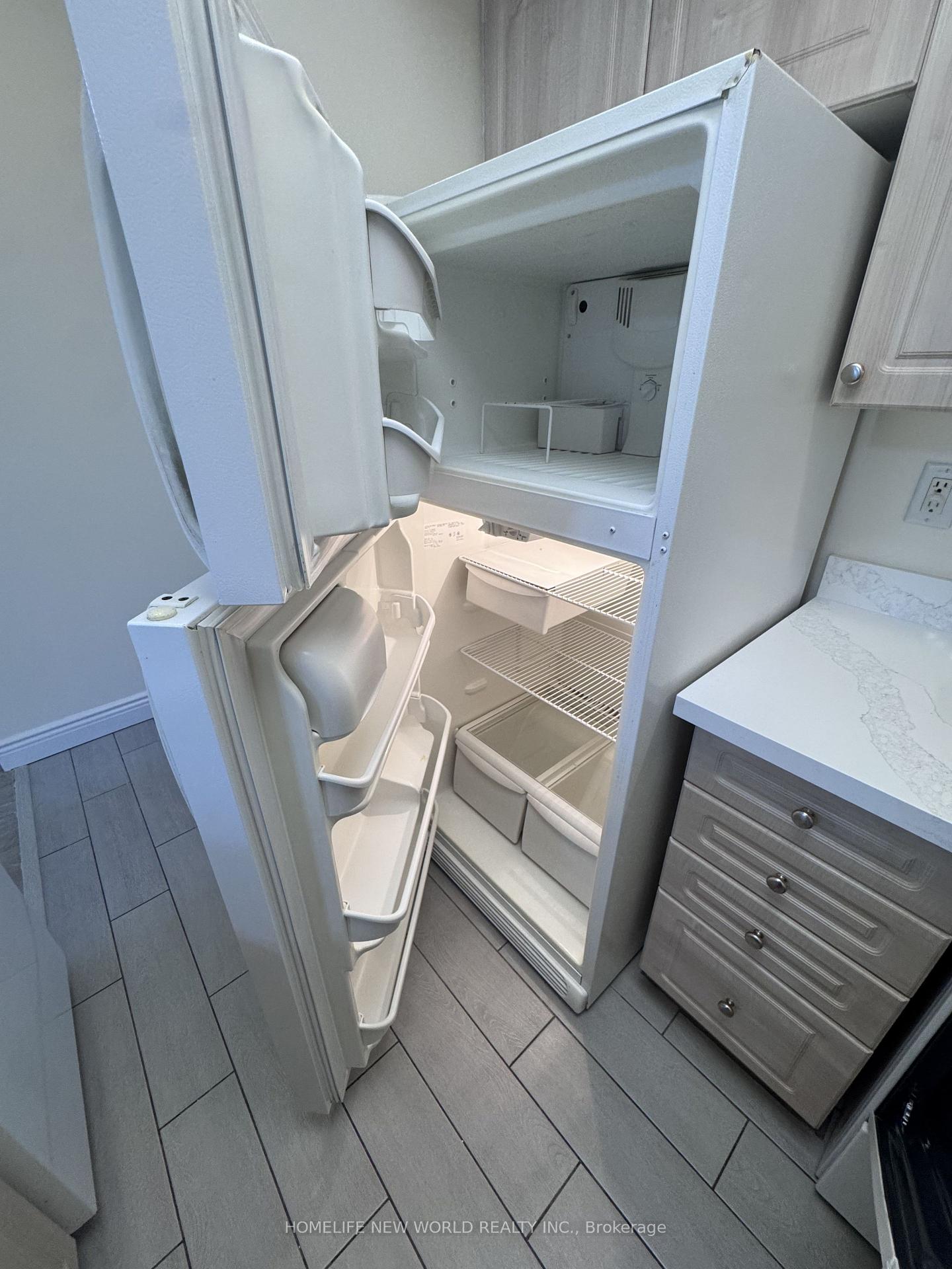 Photo 15 of Unit 307, 153 Beecroft Road, North York, Lansing-Westgate — HOMEH