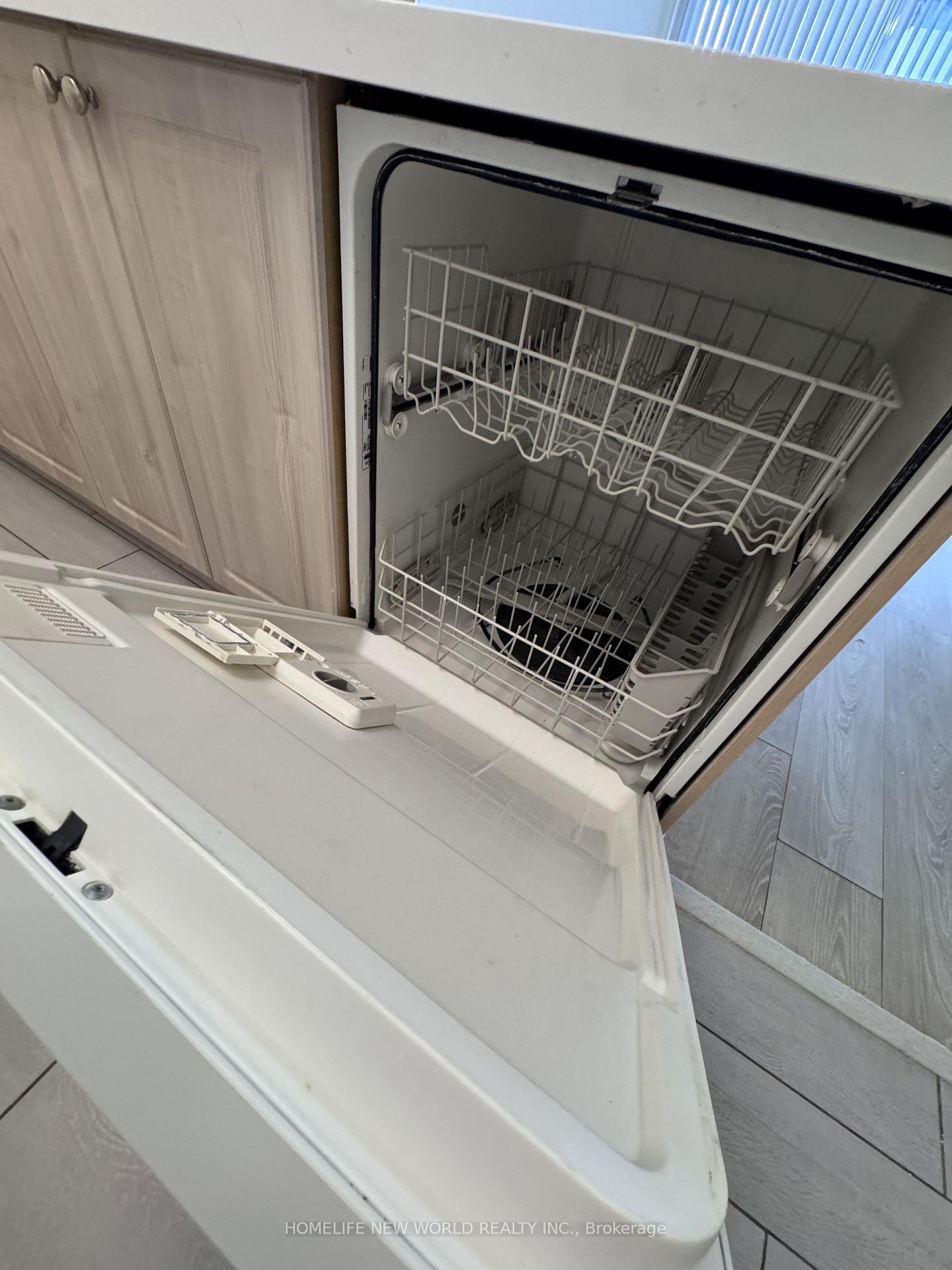 Photo 16 of Unit 307, 153 Beecroft Road, North York, Lansing-Westgate — HOMEH
