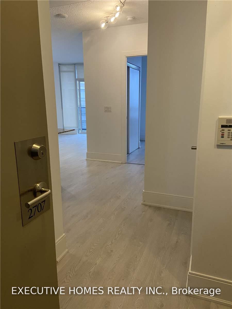 Photo of Unit 2707, 330 Burnhamthorpe Road