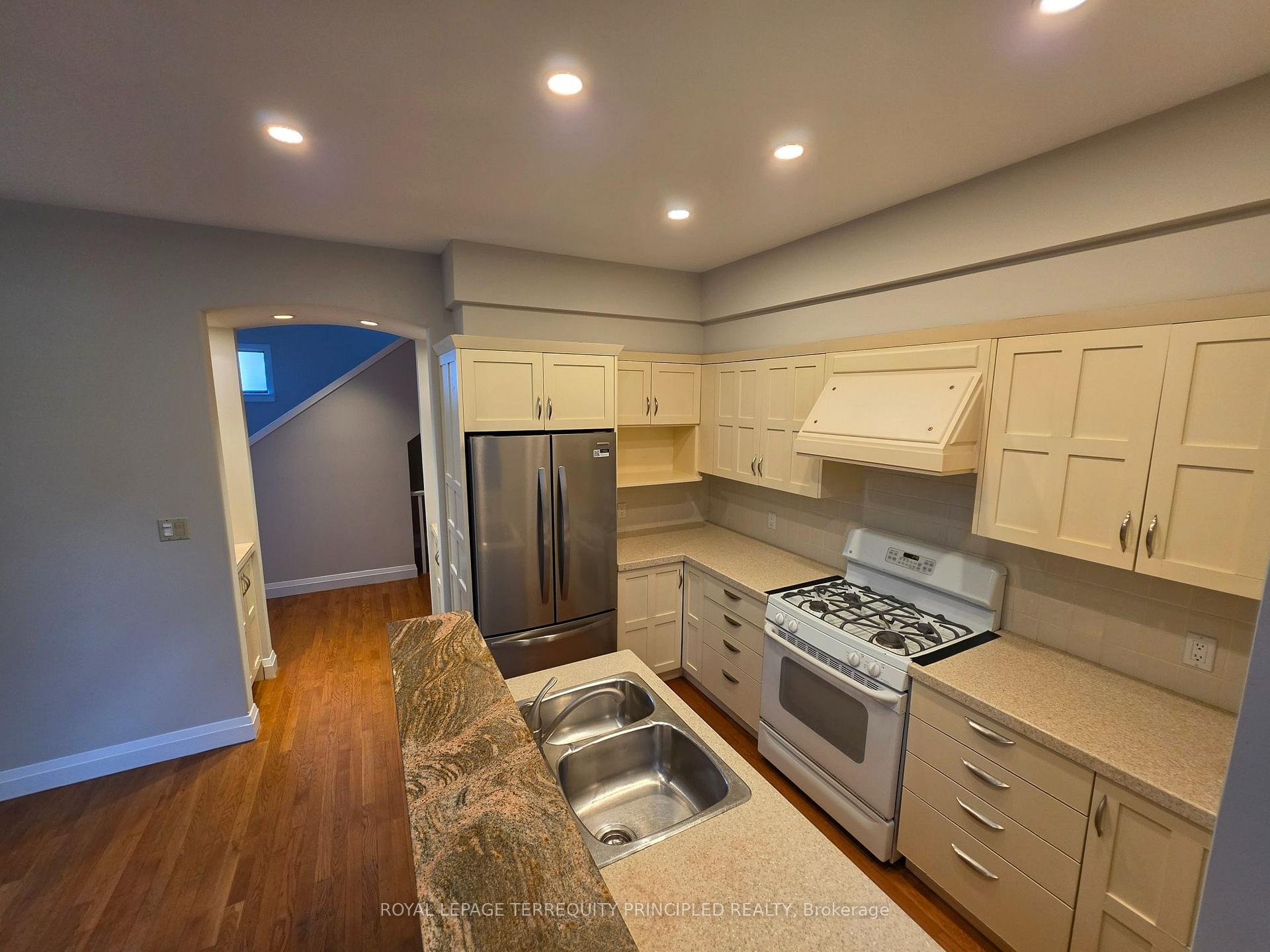 Photo 8 of Unit B, 8 Bright Street, Toronto, Moss Park — HOMEH