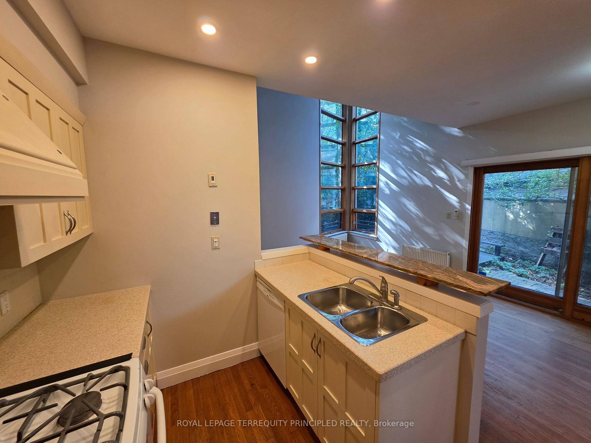 Photo 9 of Unit B, 8 Bright Street, Toronto, Moss Park — HOMEH