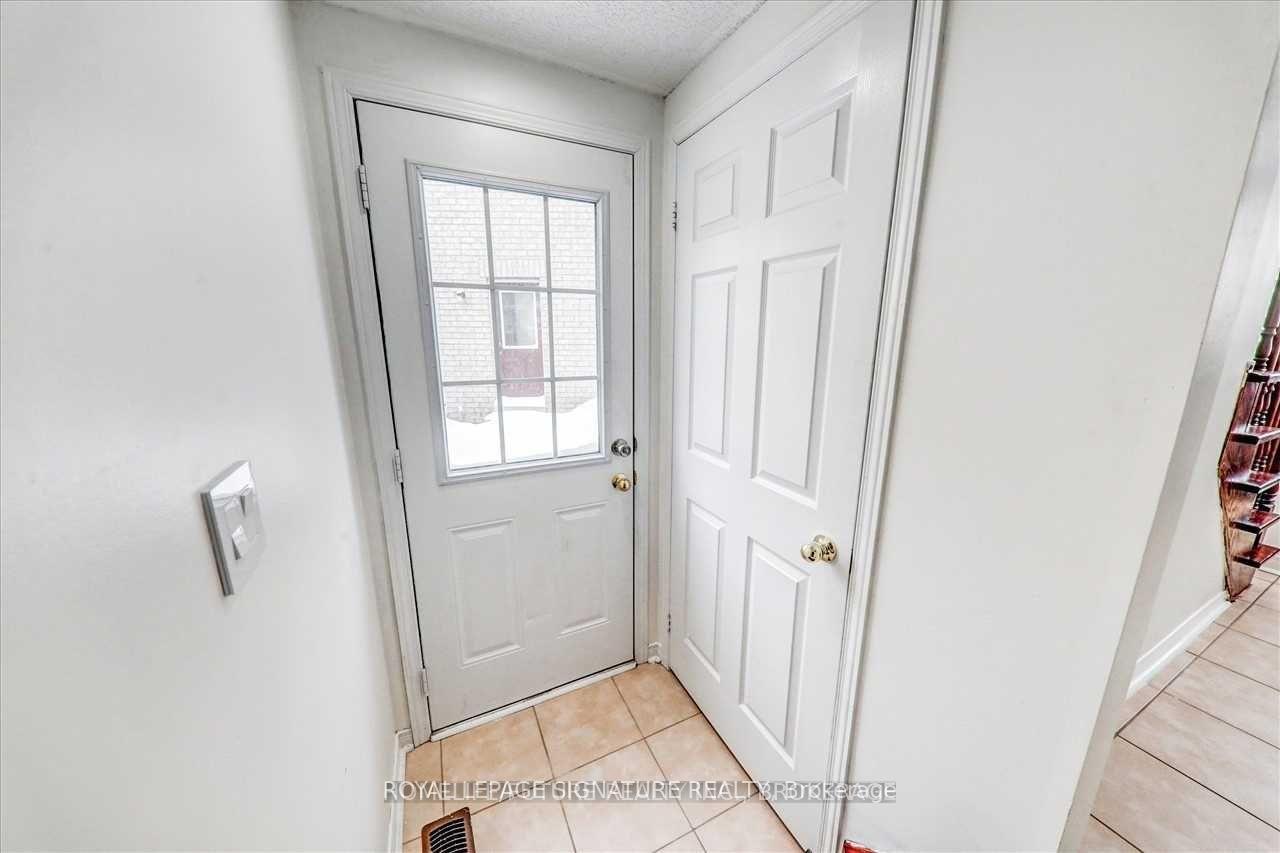 Photo 8 of 56 Jackson Eli Way, Markham, Cedarwood — HOMEH