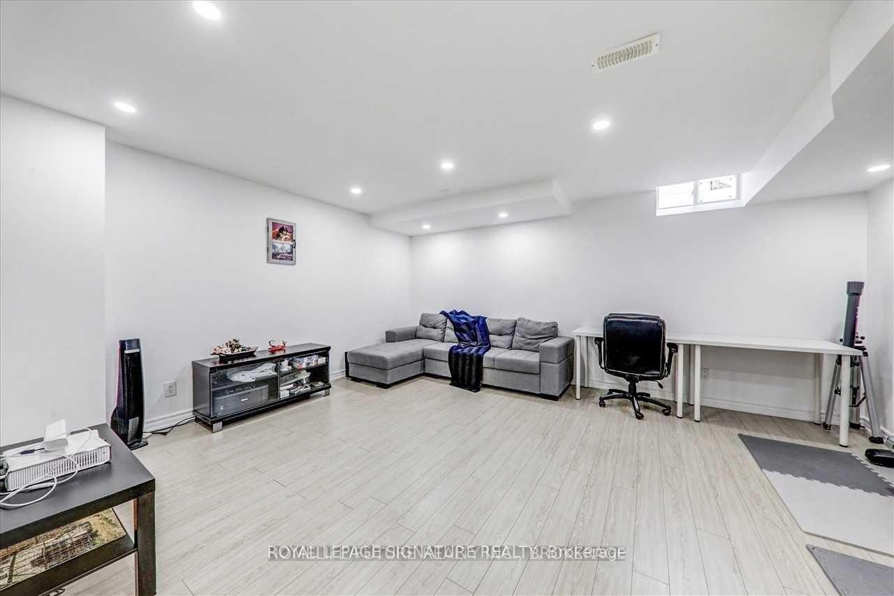 Photo 28 of 56 Jackson Eli Way, Markham, Cedarwood — HOMEH